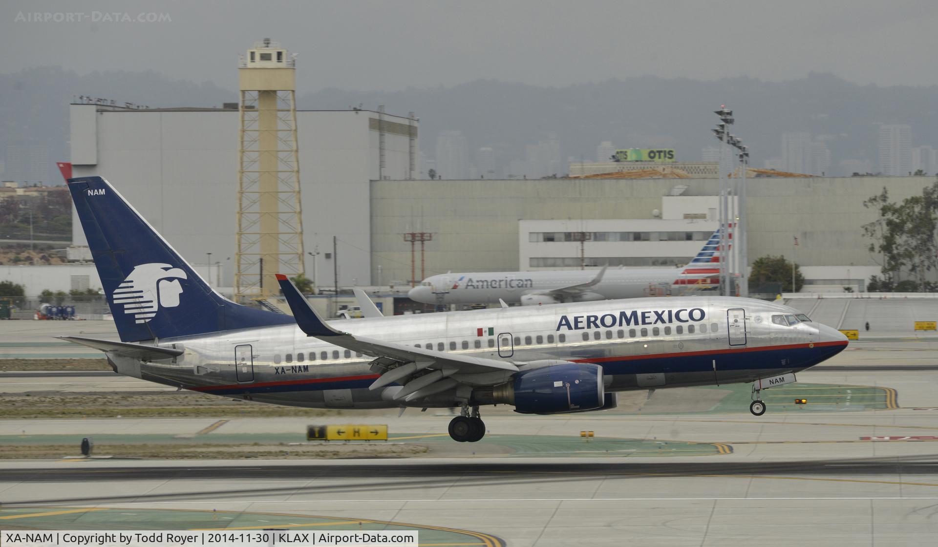 XA-NAM, 2004 Boeing 737-752 C/N 33790, Landing at LAX on 7R