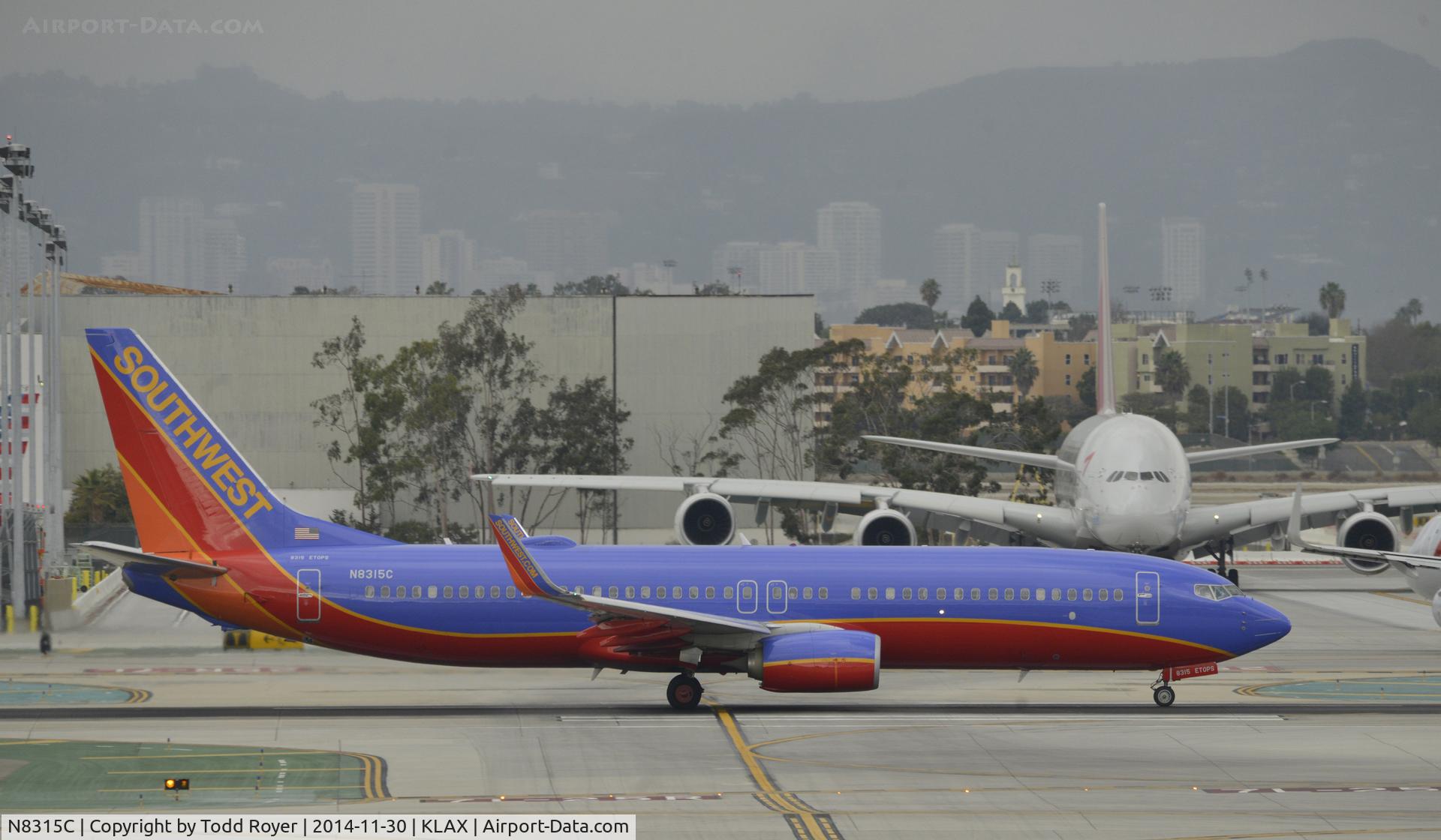 N8315C, 2012 Boeing 737-8H4 C/N 38811, Departing LAX on 7L