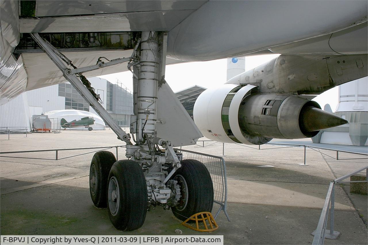 F-BPVJ, 1972 Boeing 747-128 C/N 20541, Boeing 747-128, Lateral main landing gear,  Air & Space Museum Paris-Le Bourget (LFPB-LBG)