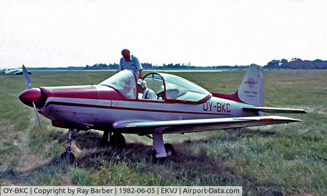 OY-BKC, 1968 Laverda F-8L Falco 4 C/N 414, Laverda F.8L Falco IV [414] Stauning~OY 05/06/1982. From a slide.