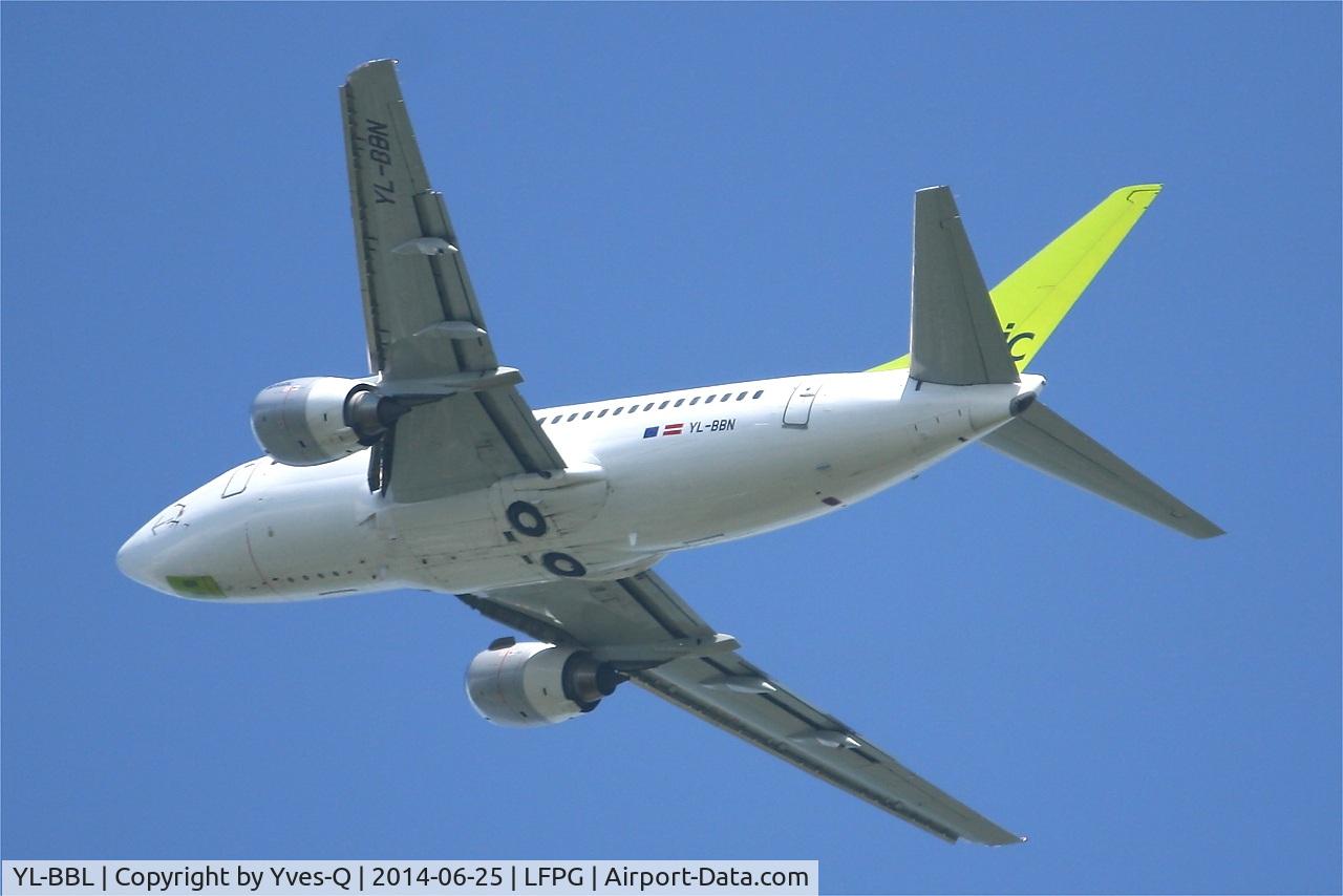 YL-BBL, 1998 Boeing 737-33V C/N 29334, Boeing 737-33L, Take off rwy 27L, Roissy Charles De Gaulle airport (LFPG-CDG)