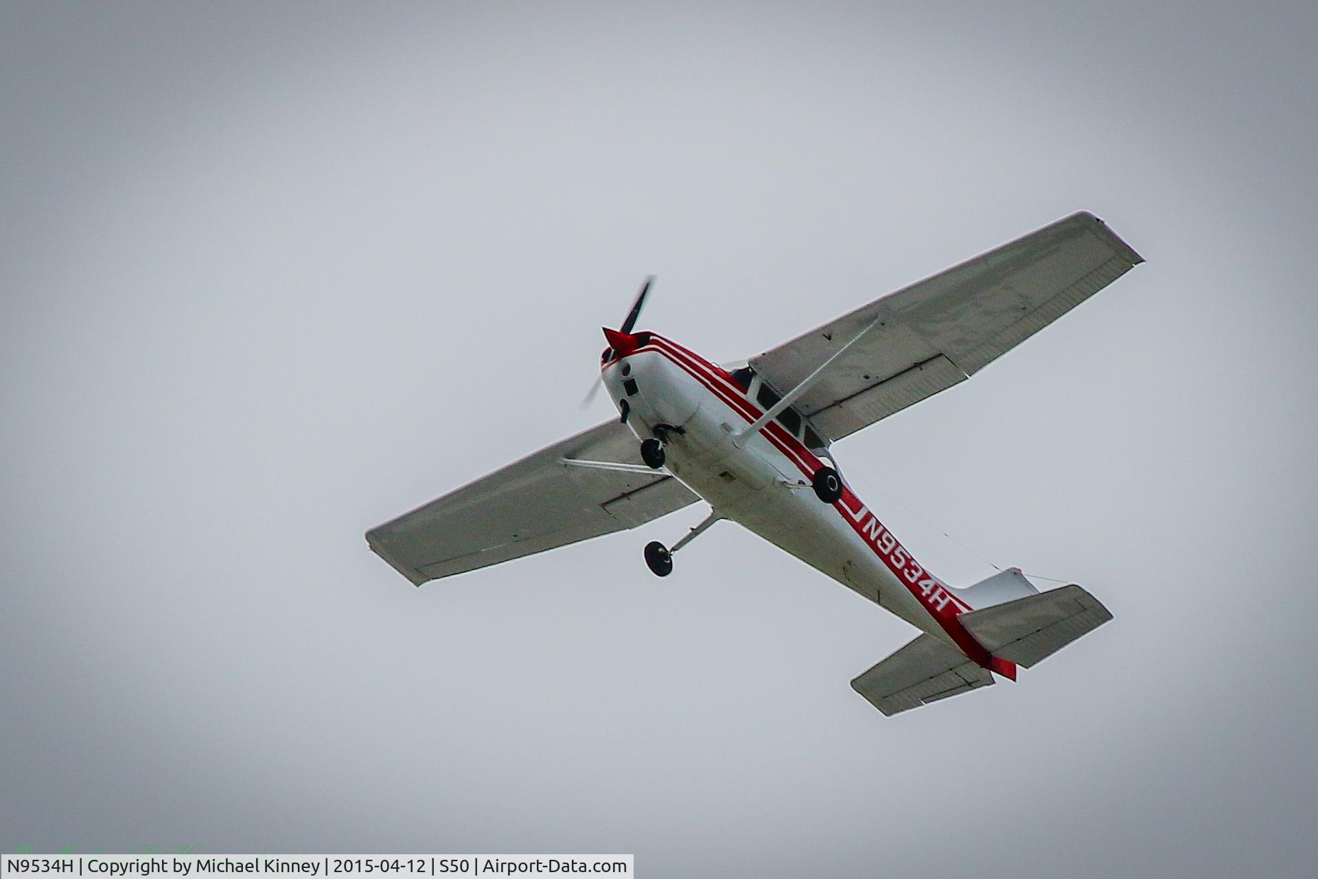 N9534H, 1975 Cessna 172M C/N 17266208, Near Kent WA.