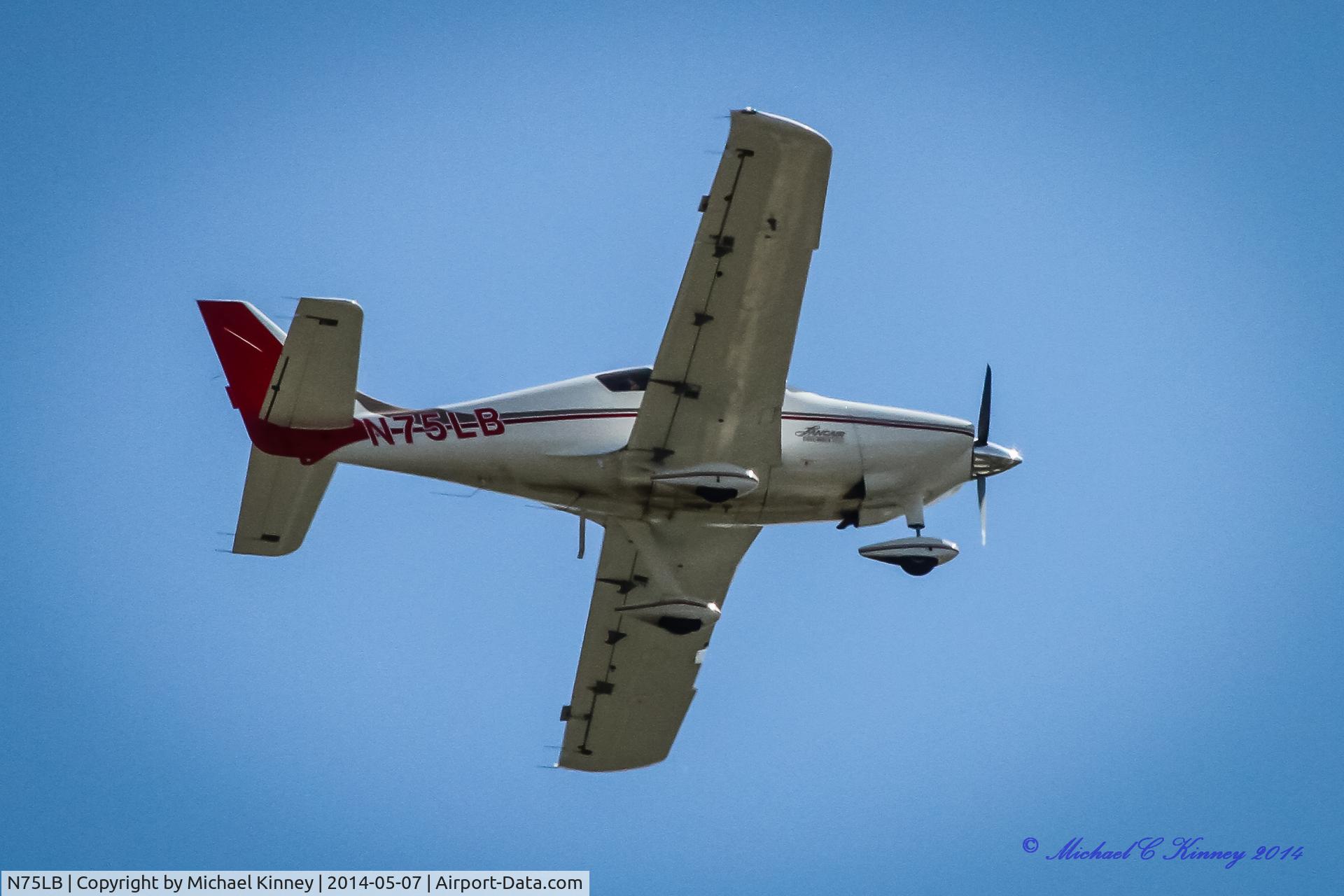 N75LB, 2001 Lancair LC-40-550FG C/N 40014, Flying near Kent WA