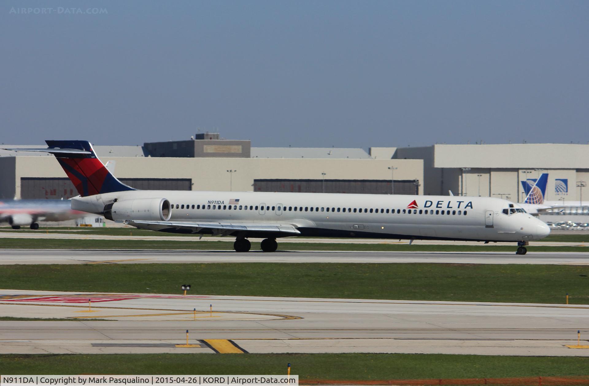 N911DA, 1995 McDonnell Douglas MD-90-30 C/N 53391, MD-90-30