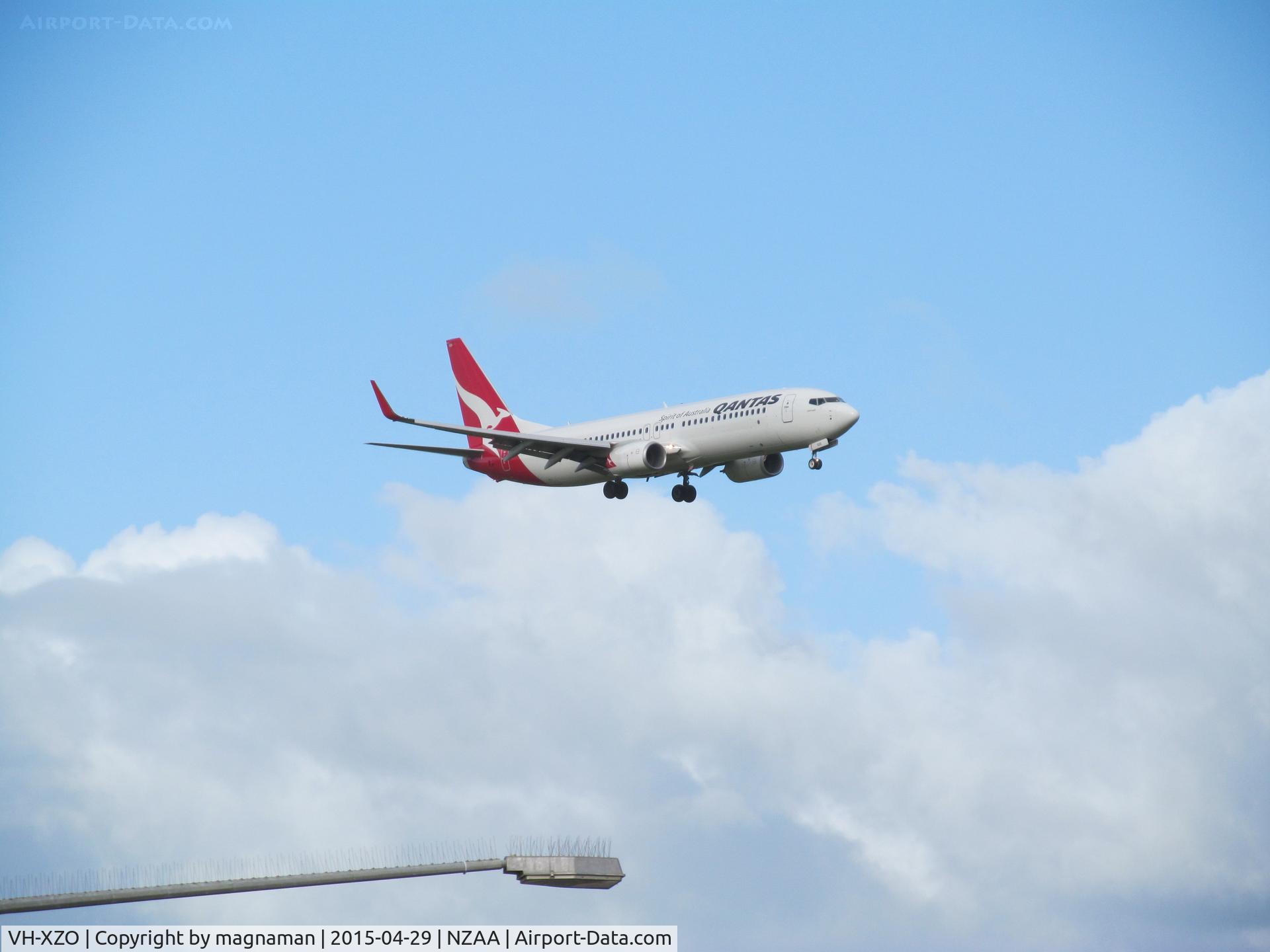 VH-XZO, 2014 Boeing 737-838 C/N 44576, new to me at AKL - on finals