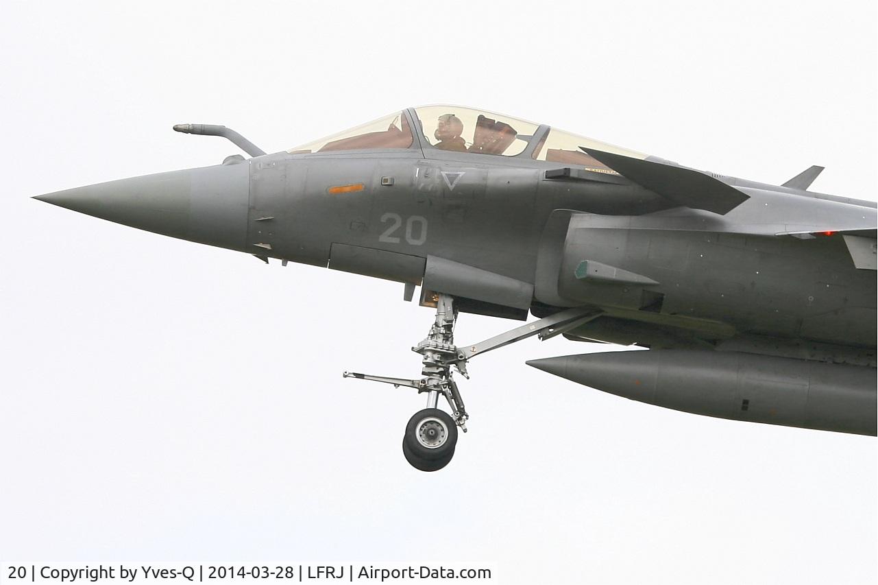 20, Dassault Rafale M C/N 20, Dassault Rafale M, Short approach rwy 26, Landivisiau Naval Air Base (LFRJ)