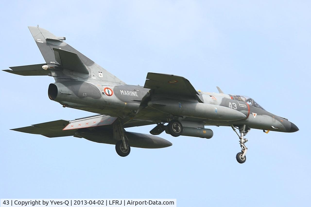 43, Dassault Super Etendard C/N 43, Dassault Super Etendard M (SEM), Short approach rwy 08, Landivisiau Naval Air Base (LFRJ)