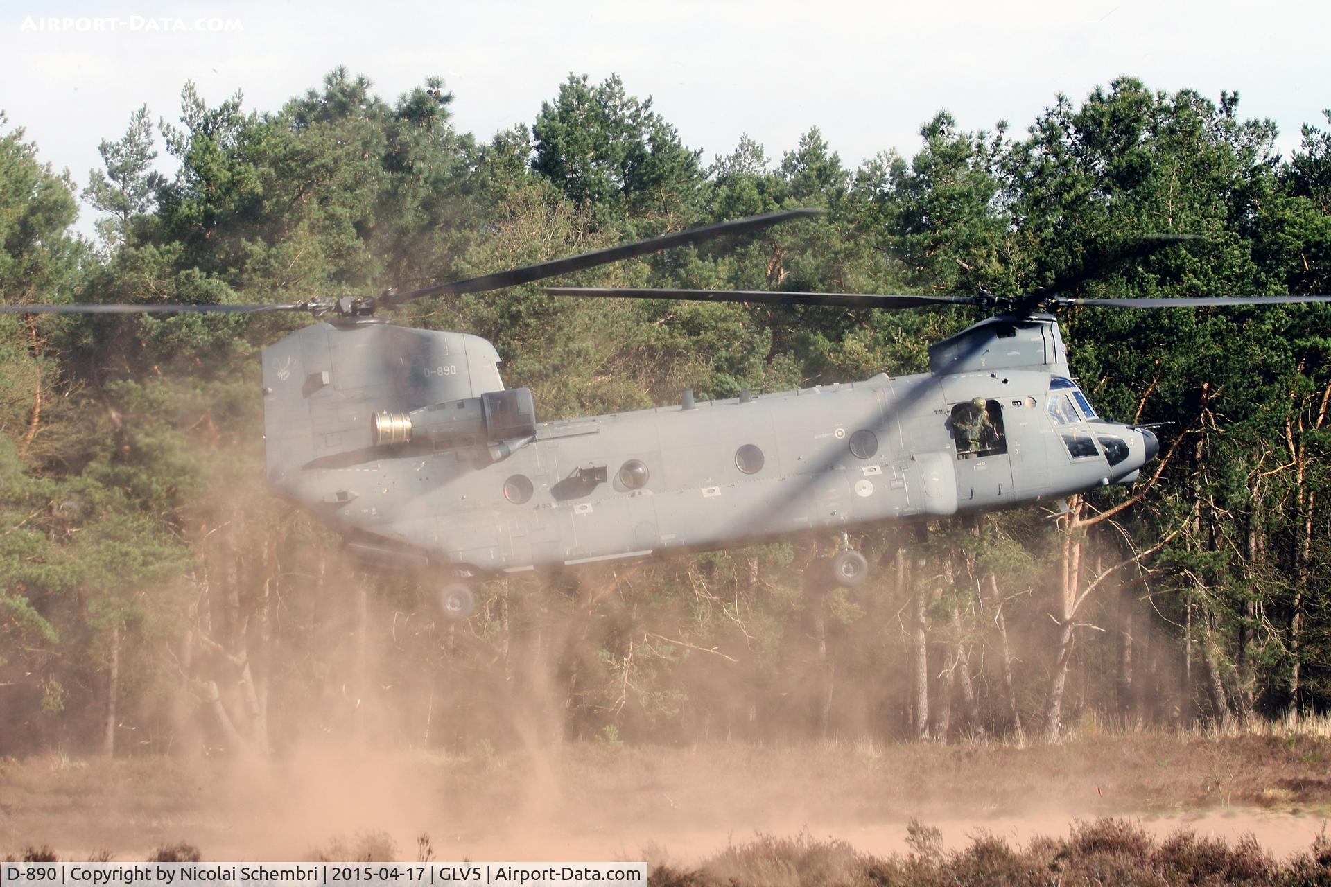 D-890, Boeing CH-47F Chinook C/N M.8890, Training at the GLV5 range