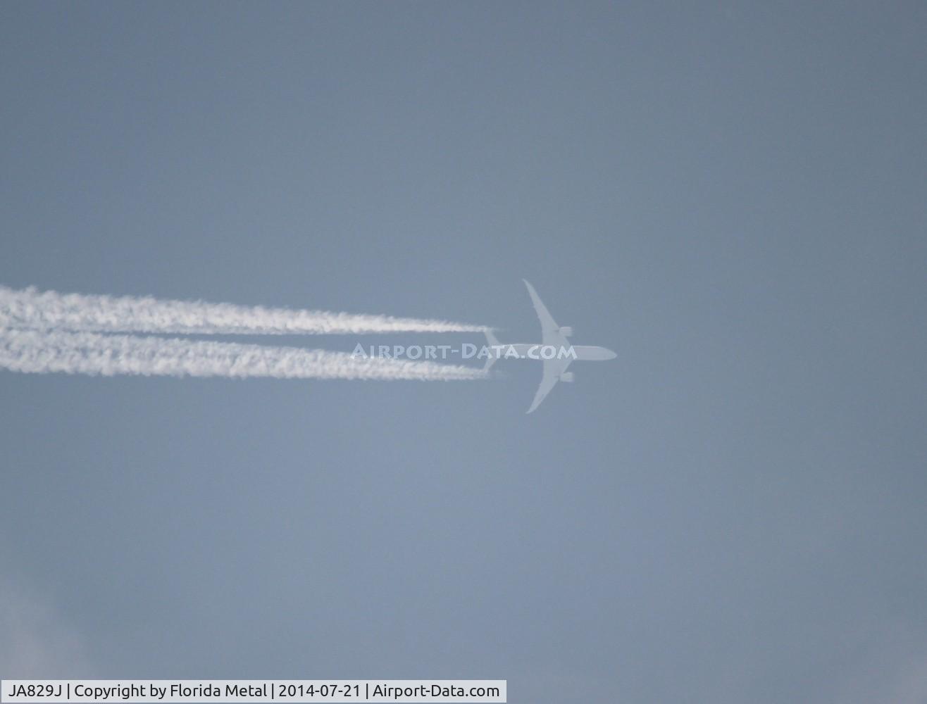 JA829J, 2012 Boeing 787-8 Dreamliner C/N 34839, Japan Airlines 787-8 Dreamliner flying NRT-JFK over Livonia Michigan at 34,000 ft