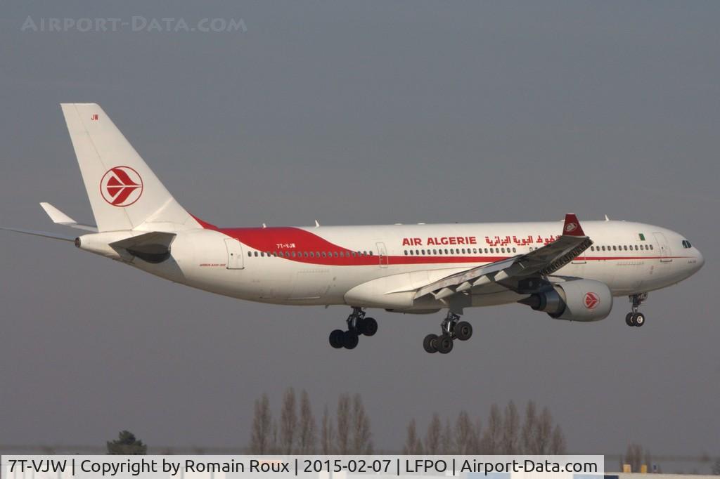 7T-VJW, 2005 Airbus A330-202 C/N 647, Landing