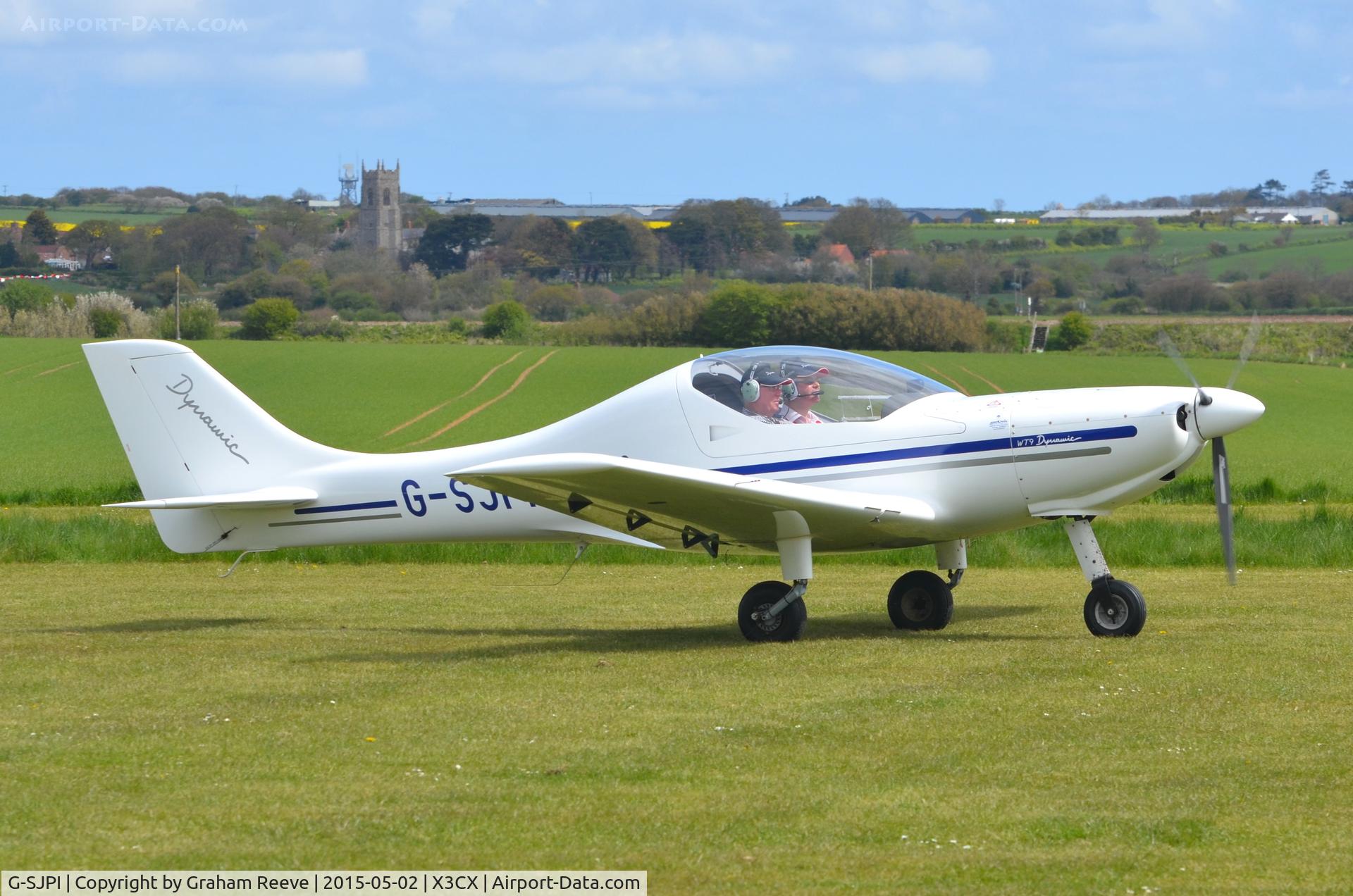 G-SJPI, 2008 Yeoman Dynamic WT9 UK C/N DY281, Just landed at Northrepps.
