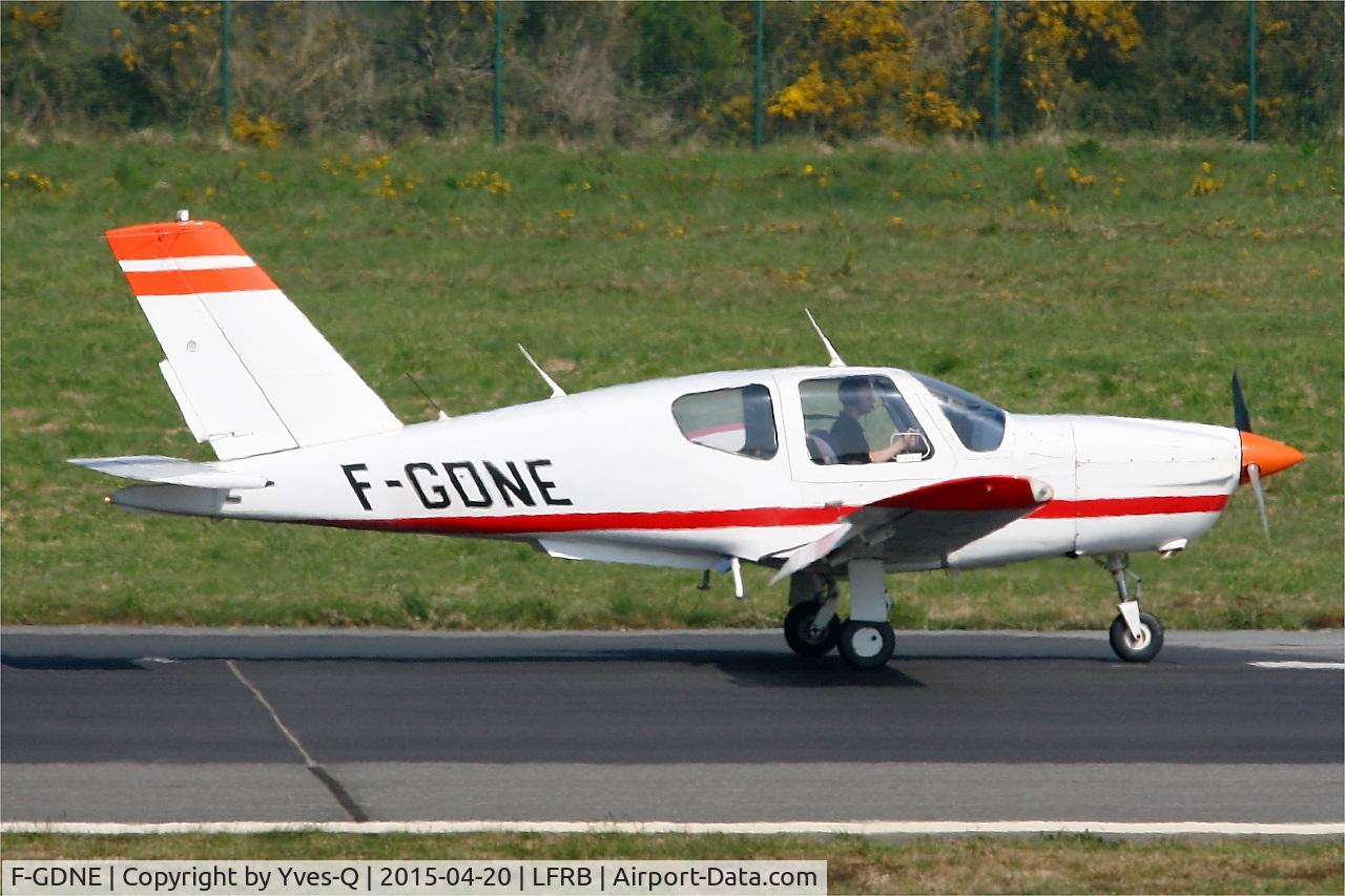 F-GDNE, 1982 Socata TB-20 Trinidad C/N 332, Socata TB-20 Trinidad, Landing rwy 07R, Brest-Bretagne airport (LFRB-BES)