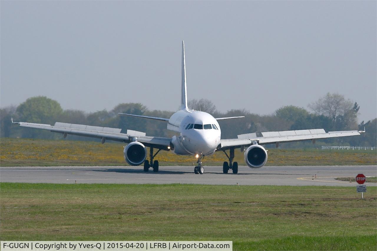 F-GUGN, 2006 Airbus A318-111 C/N 2918, Airbus A318-111, Taxiing to boarding area, Brest-Bretagne airport (LFRB-BES)