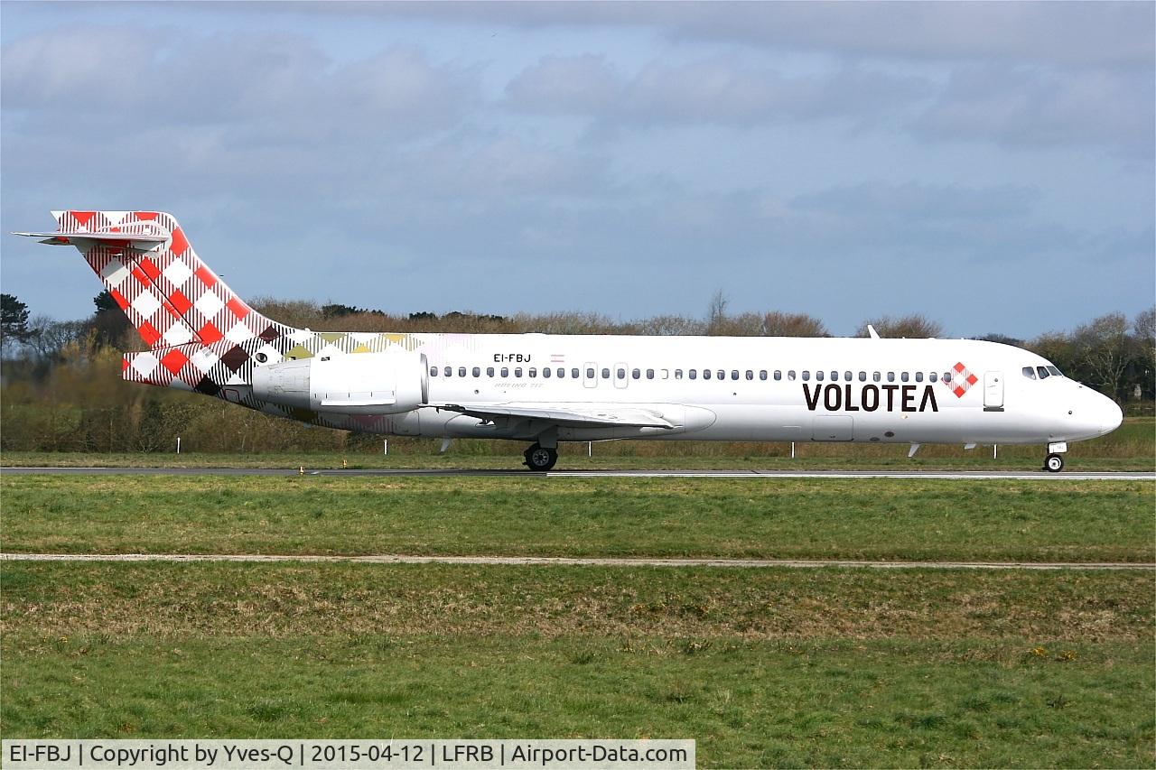 EI-FBJ, 2003 Boeing 717-200 C/N 55177, Boeing 717-200, Taxiing to holding point rwy 25L, Brest-Bretagne airport (LFRB-BES)