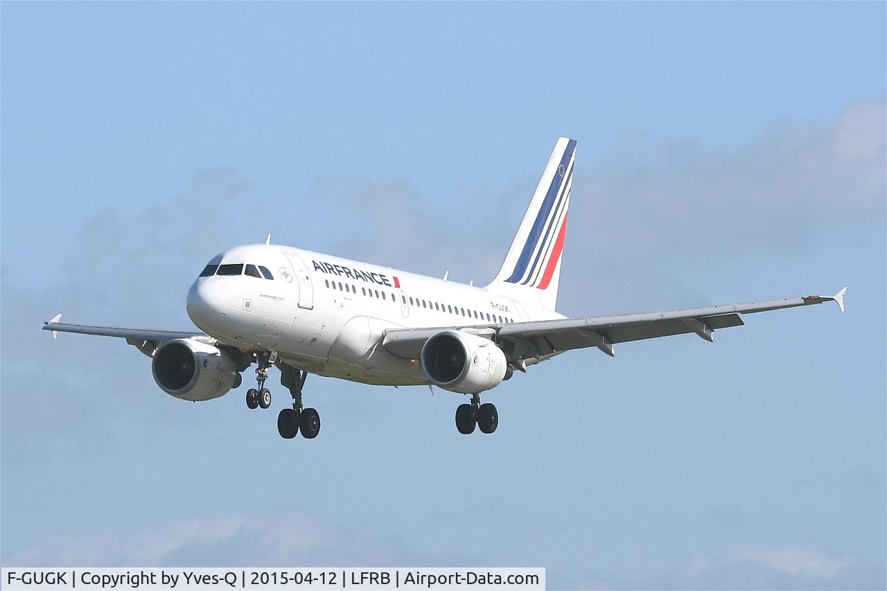 F-GUGK, 2005 Airbus A318-111 C/N 2601, Airbus A318-111, Short approach rwy 25L, Brest-Bretagne airport (LFRB-BES)