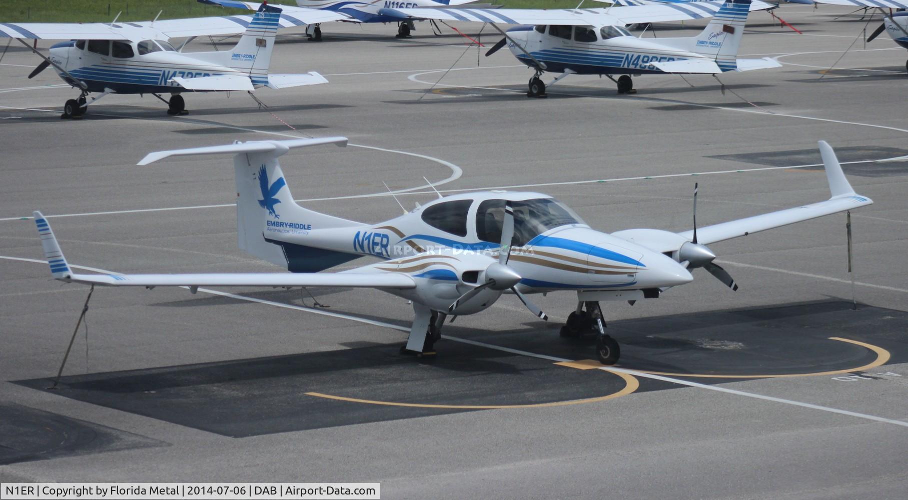 N1ER, 2009 Diamond DA-42 Twin Star C/N 42.AC132, Embry Riddle DA42