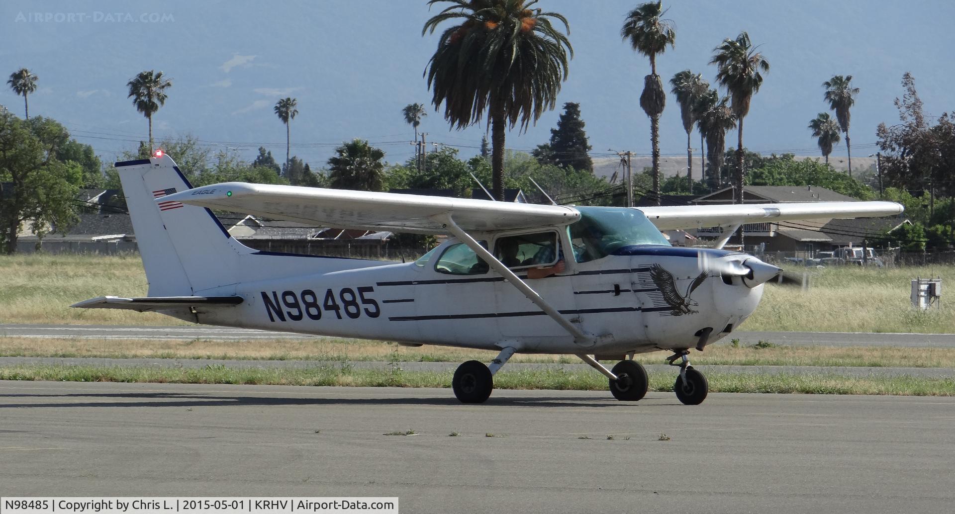 N98485, 1985 Cessna 172P C/N 17276299, A local 1985 Cessna 172P taxing back to Aero Dynamic Aviation.