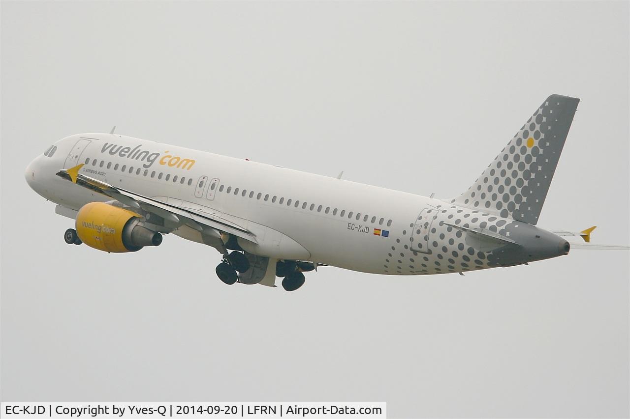 EC-KJD, 2007 Airbus A320-216 C/N 3237, EC-KJD -Airbus A320-216, Take off rwy 28, Rennes-St Jacques airport (LFRN-RNS)