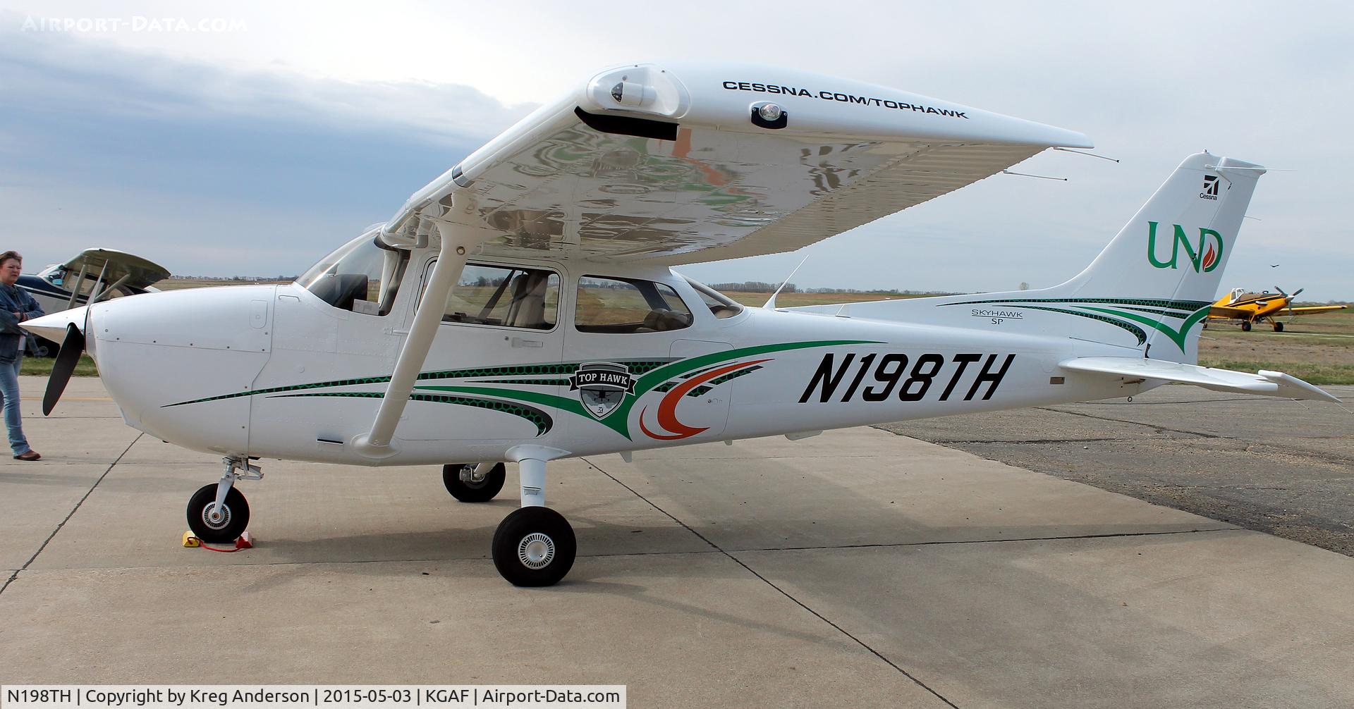 N198TH, 2015 Cessna 172S C/N 172S11554, 2015 EAA Chapter 380 Fly-in
