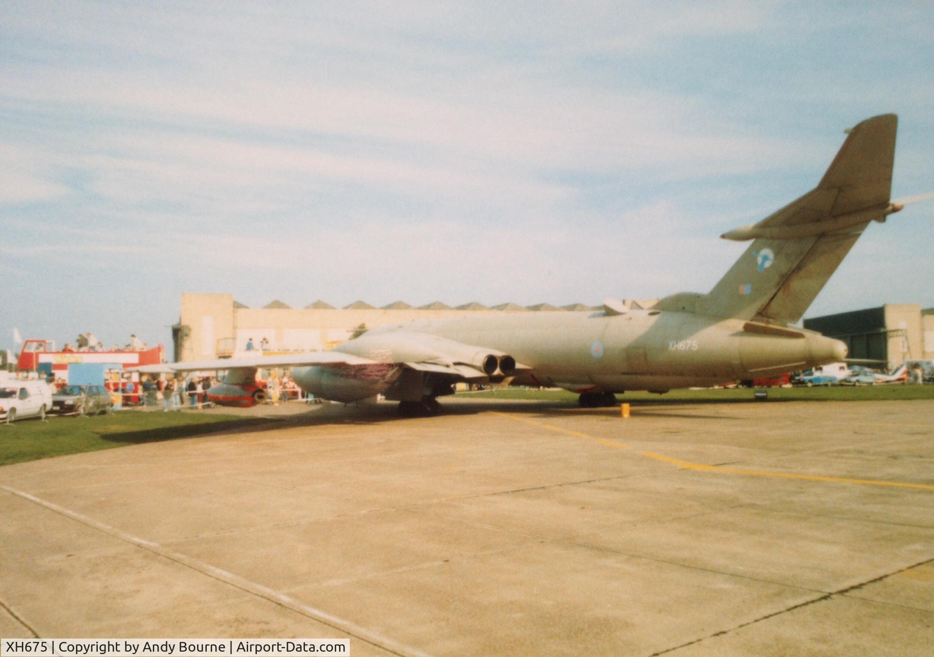 XH675, 1961 Handley Page Victor K.2 C/N HP80/60, At Finningley 1986 Air Display