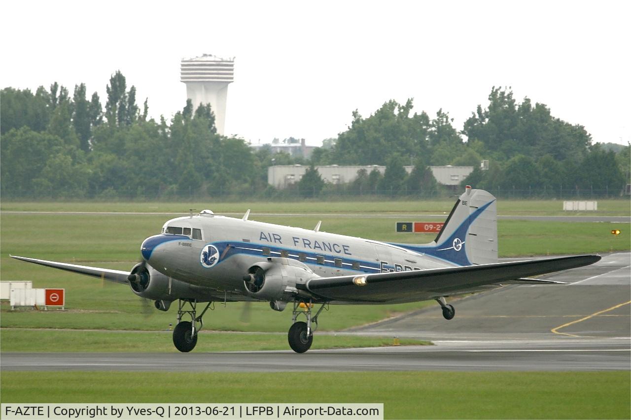 F-AZTE, 1943 Douglas C-47A-1-DL  Skytrain C/N 9172, Douglas C-47A Skytrain, Take off Rwy 21, Paris-Le Bourget Air Show 2013