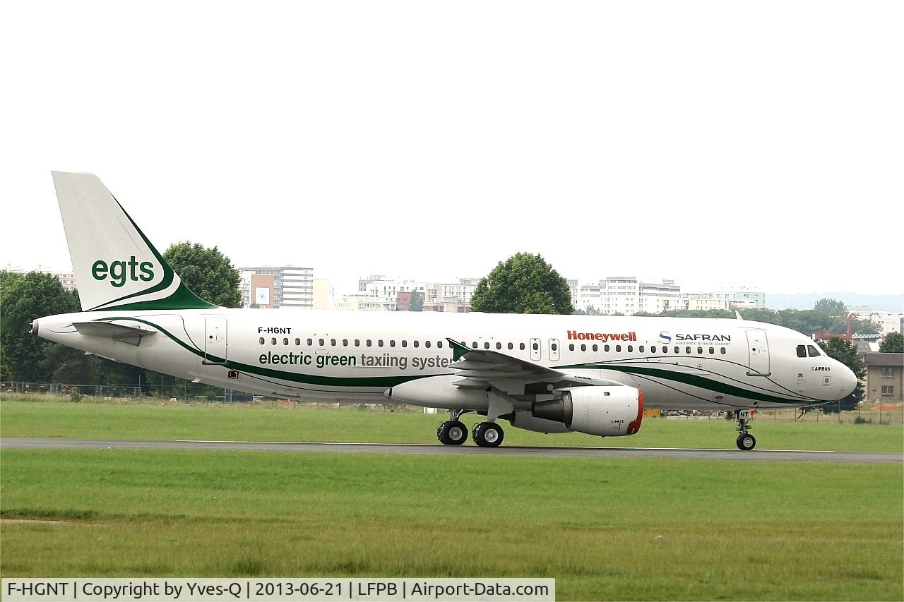 F-HGNT, 1991 Airbus A320-211 C/N 234, Airbus A320-211, The EGTS taxiing system allows aircraft to taxi without the thrust of aircraft engines, Paris-Le Bourget air show 2013