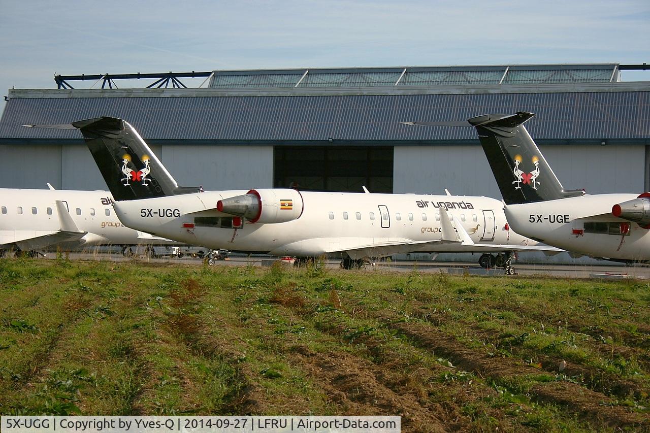 5X-UGG, 2000 Canadair CRJ-200ER (CL-600-2B19) C/N 7379, Canadair Regional Jet CRJ-200ER, BritAir parking area, Morlaix-Ploujean airport (LFRU-MXN)