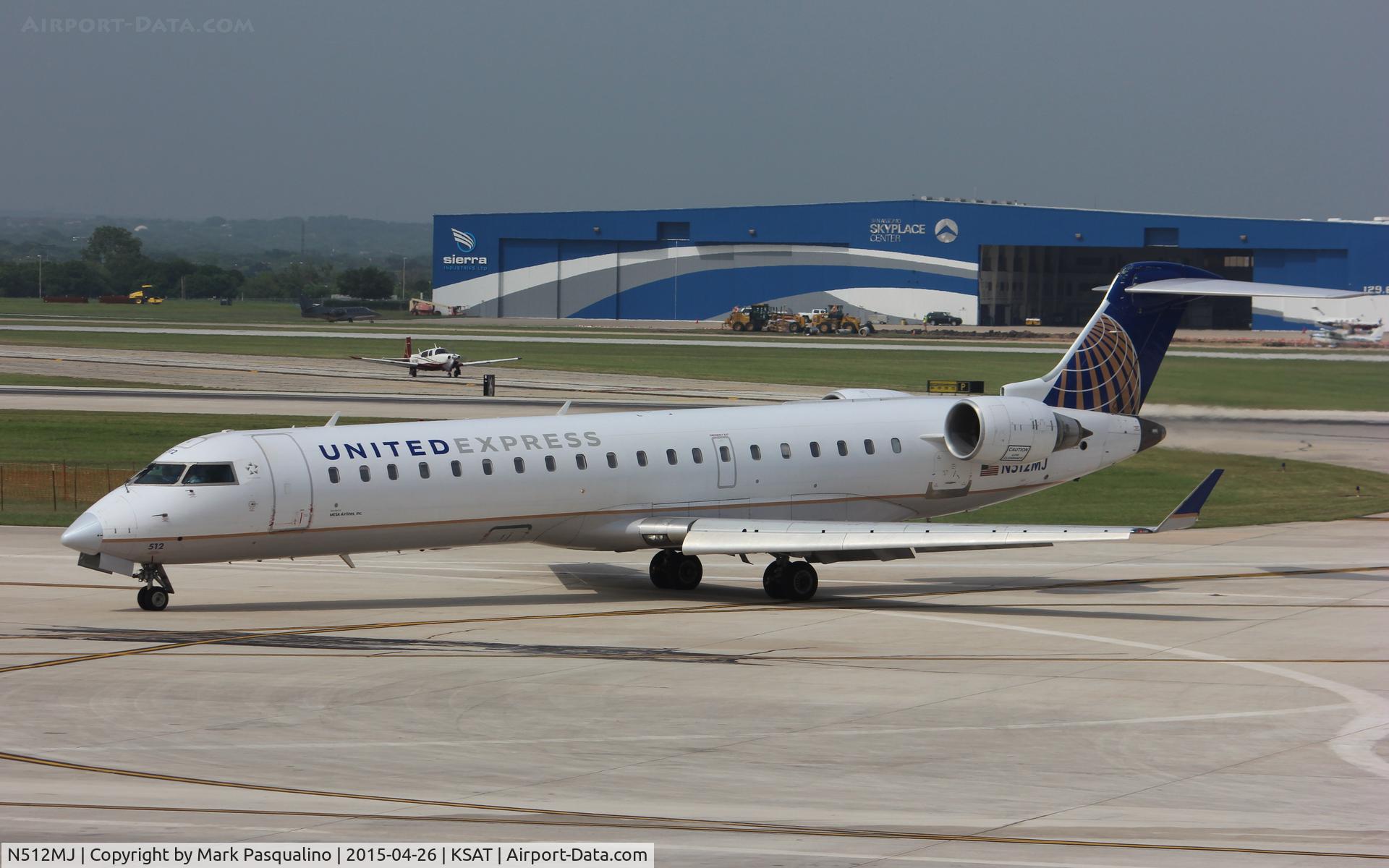 N512MJ, 2003 Canadair CL-600-2C10 Regional Jet CRJ-700 C/N 10109, CL-600-2C10