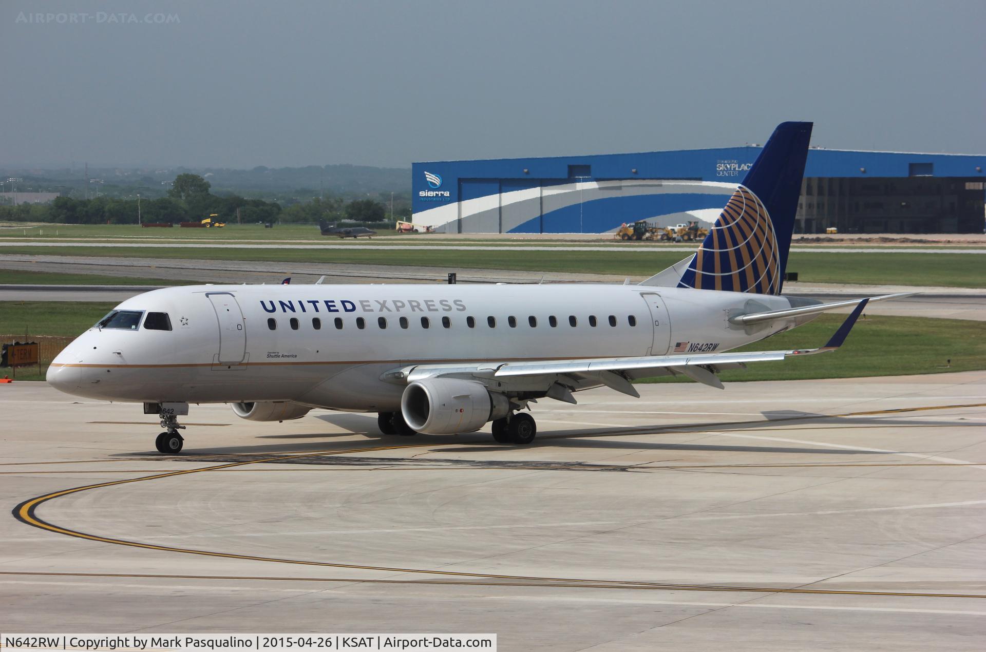 N642RW, 2004 Embraer 170SE (ERJ-170-100SE) C/N 17000063, ERJ 170-100 SE