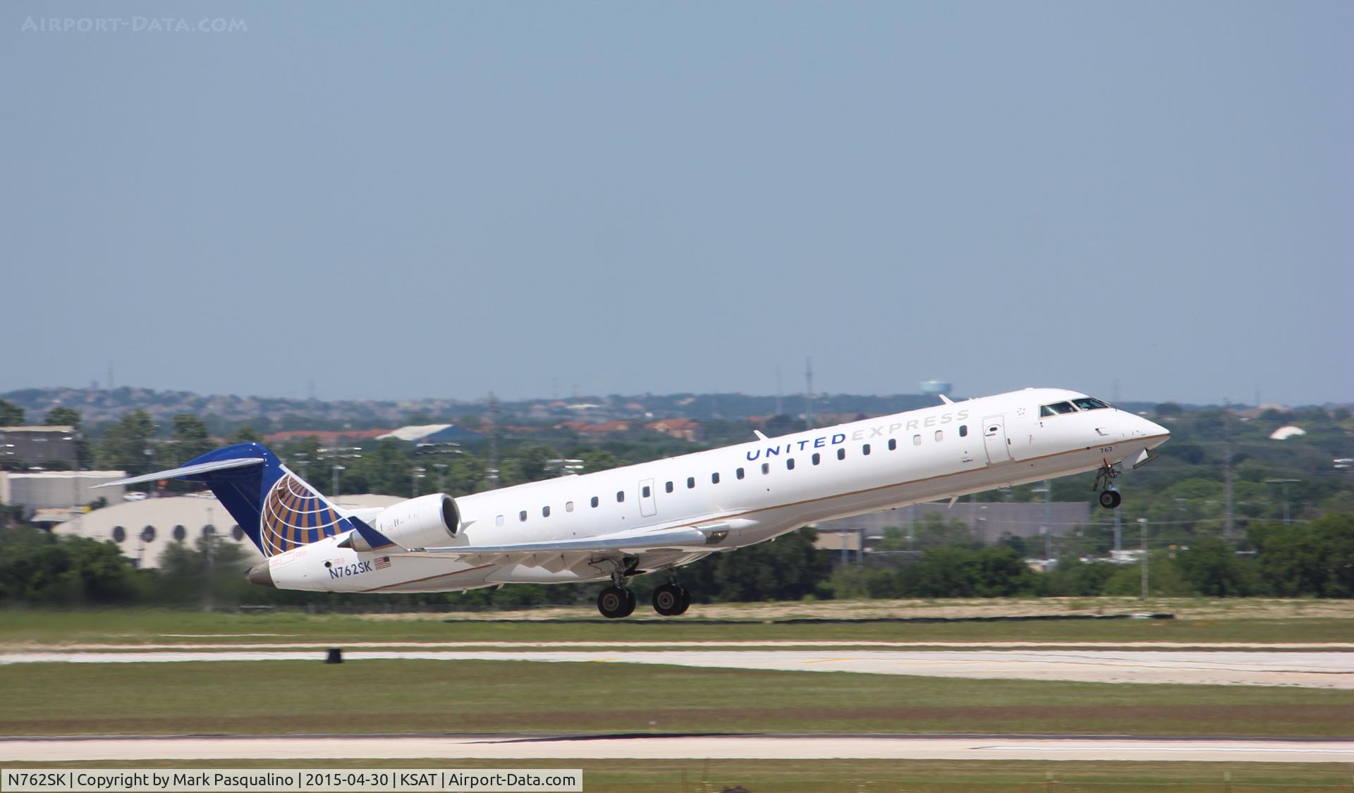 N762SK, 2005 Bombardier CRJ-701ER (CL-600-2C10) Regional Jet C/N 10226, CL-600-2C10