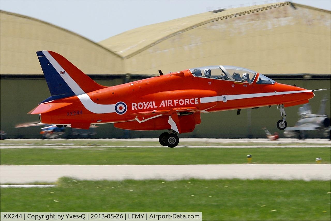 XX244, 1978 Hawker Siddeley Hawk T.1 C/N 080/312080, Royal Air Force Red Arrows Hawker Siddeley Hawk T.1, Take-off Rwy 34, Salon de Provence Air Base 701 (LFMY) Open day 2013