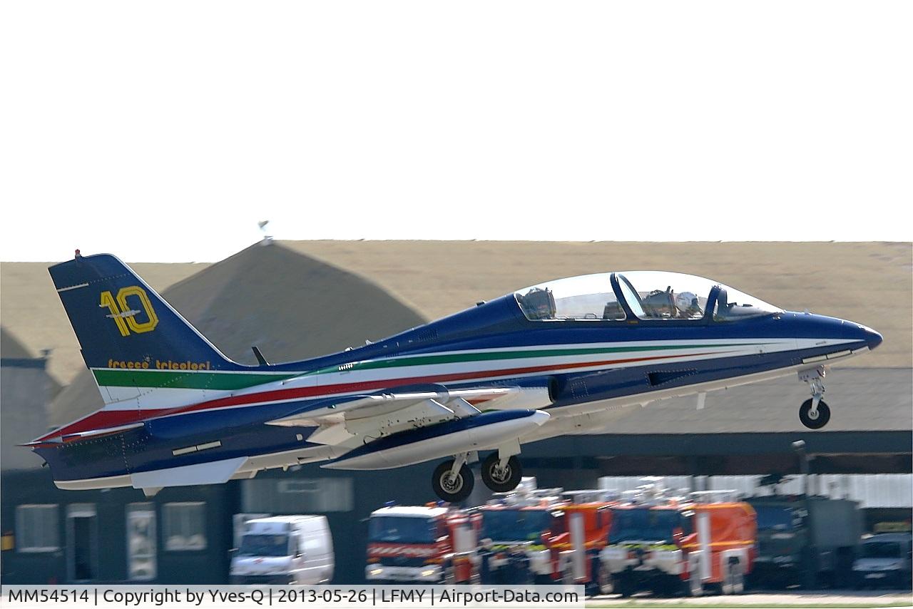 MM54514, Aermacchi MB-339PAN C/N 6735/130/AA062, Italian Air Force Aermacchi MB-339PAN, Number 10 in may 2013, Frecce Tricolori Aerobatic Team, Take off rwy 34, Salon De Provence Air Base 701 (LFMY)