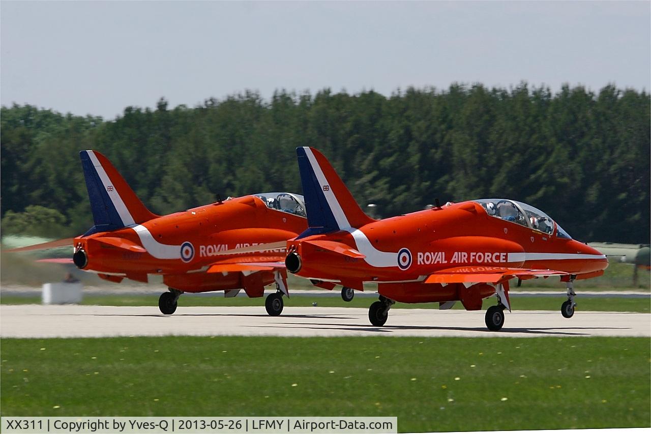 XX311, 1980 Hawker Siddeley Hawk T.1 C/N 147/312136, Royal Air Force Red Arrows Hawker Siddeley Hawk T.1, Take-off Rwy 34, Salon de Provence Air Base 701 (LFMY) Open day 2013