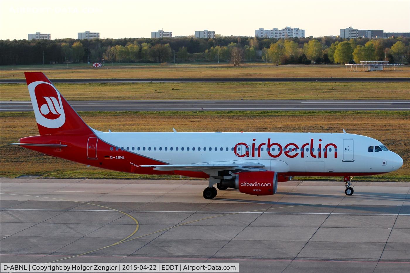 D-ABNL, 2002 Airbus A320-214 C/N 1852, On taxi to parking position....