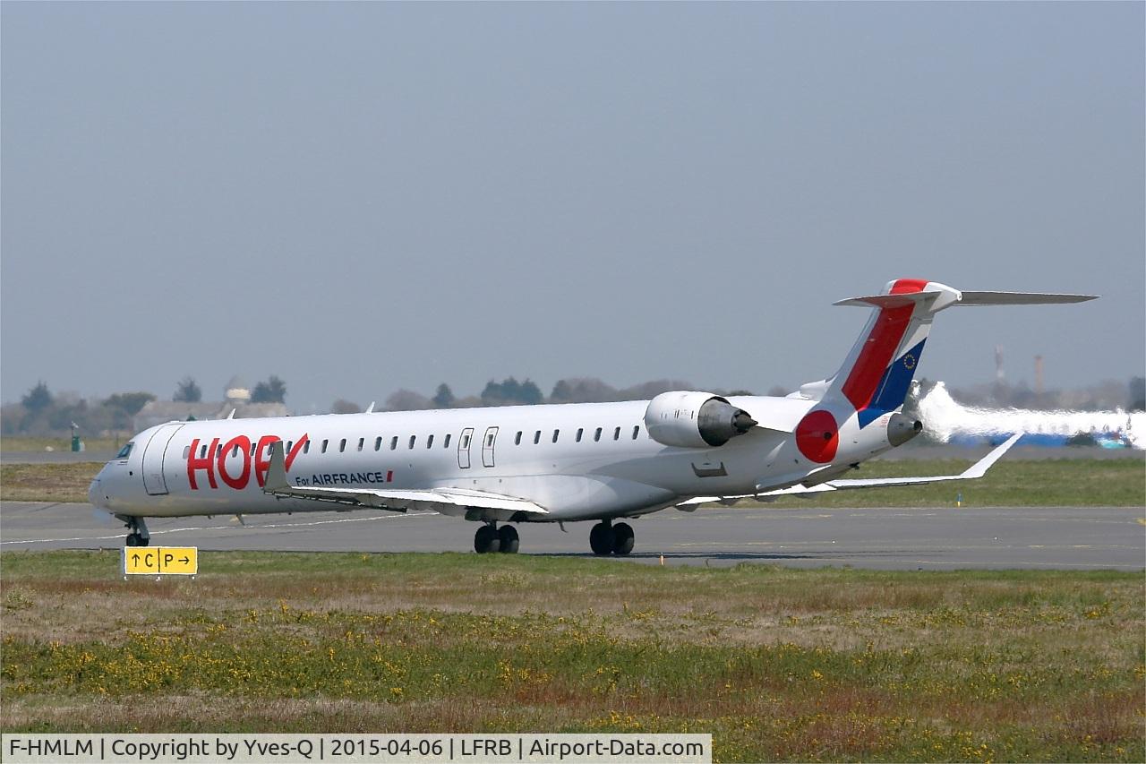 F-HMLM, 2012 Bombardier CRJ-1000EL NG (CL-600-2E25) C/N 19023, Canadair Regional Jet CRJ-1000, Holding point Charlie, Brest-Bretagne Airport (LFRB-BES