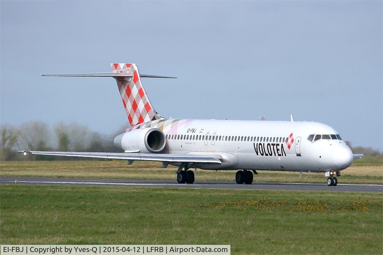EI-FBJ, 2003 Boeing 717-200 C/N 55177, Boeing 717-200, Taxiing to holding point rwy 25L, Brest-Bretagne airport (LFRB-BES)