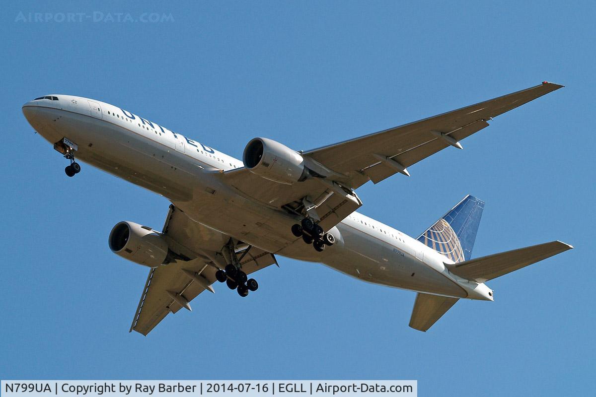 N799UA, 1998 Boeing 777-222 C/N 26926, Boeing 777-222ER [26926] (United Airlines) Home~G 16/07/2014. On approach 27R.