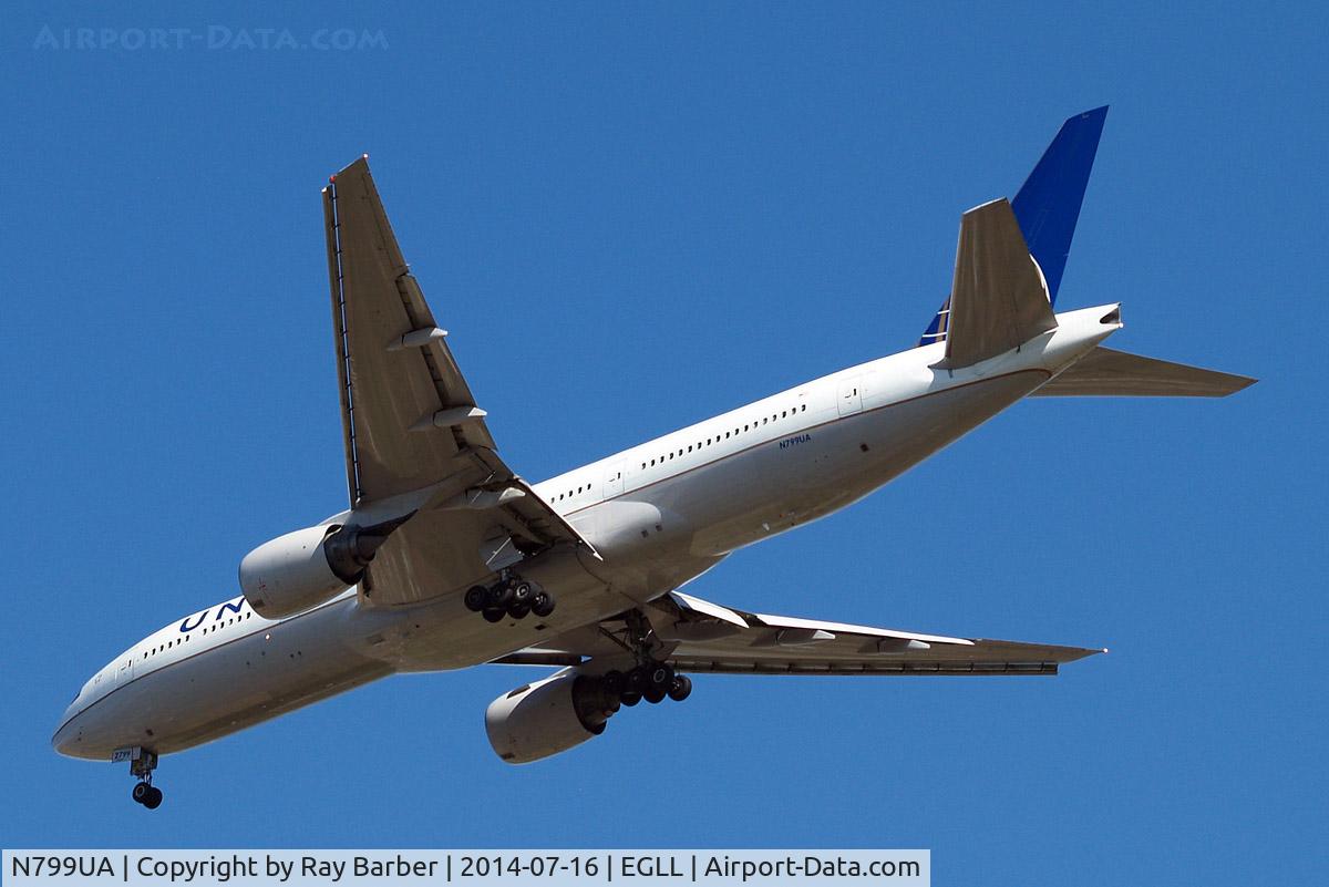 N799UA, 1998 Boeing 777-222 C/N 26926, Boeing 777-222ER [26926] (United Airlines) Home~G 16/07/2014. On approach 27R.