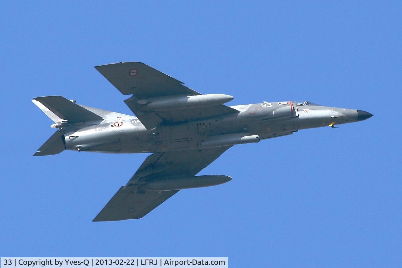 33, Dassault Super Etendard C/N 33, Dassault Super Etendard M (SEM), Take off rwy 08, Landivisiau Naval Air Base (LFRJ)