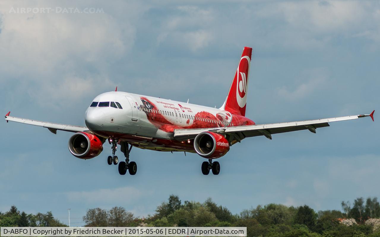 D-ABFO, 2010 Airbus A320-214 C/N 4564, on final RW27, inbound from Palma