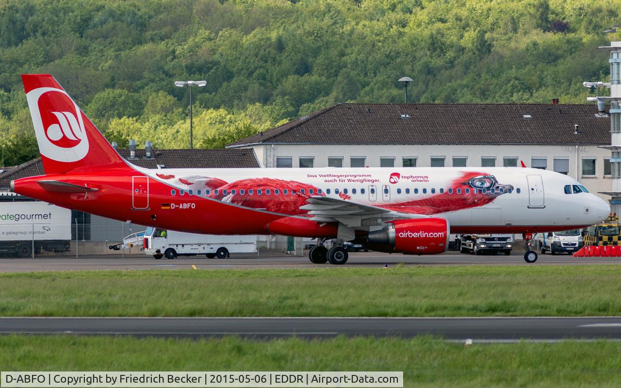 D-ABFO, 2010 Airbus A320-214 C/N 4564, taxying to the gate