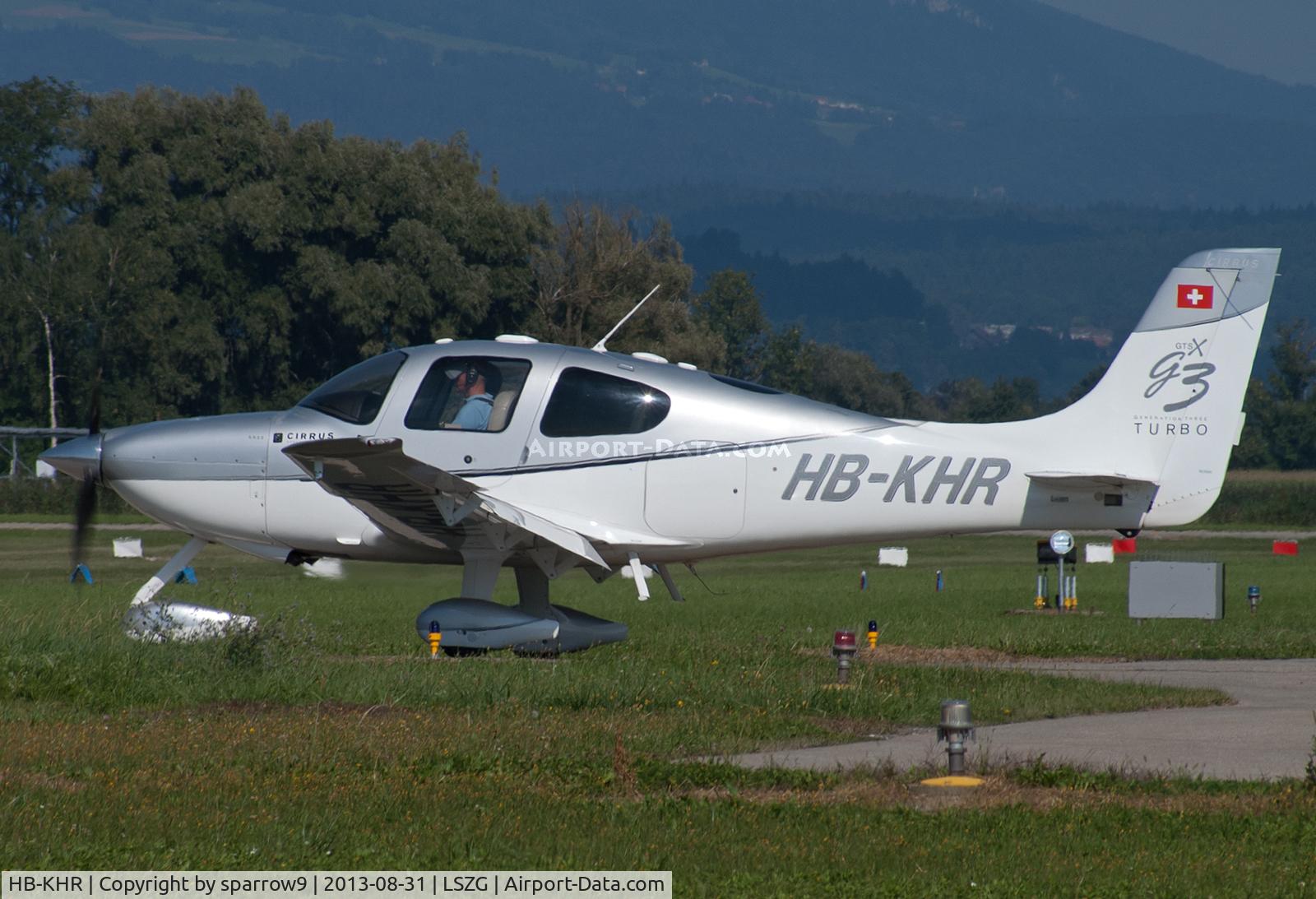 HB-KHR, 2008 Cirrus SR22 G3 GTS Turbo C/N 2973, taxiing in after landing rwy 25