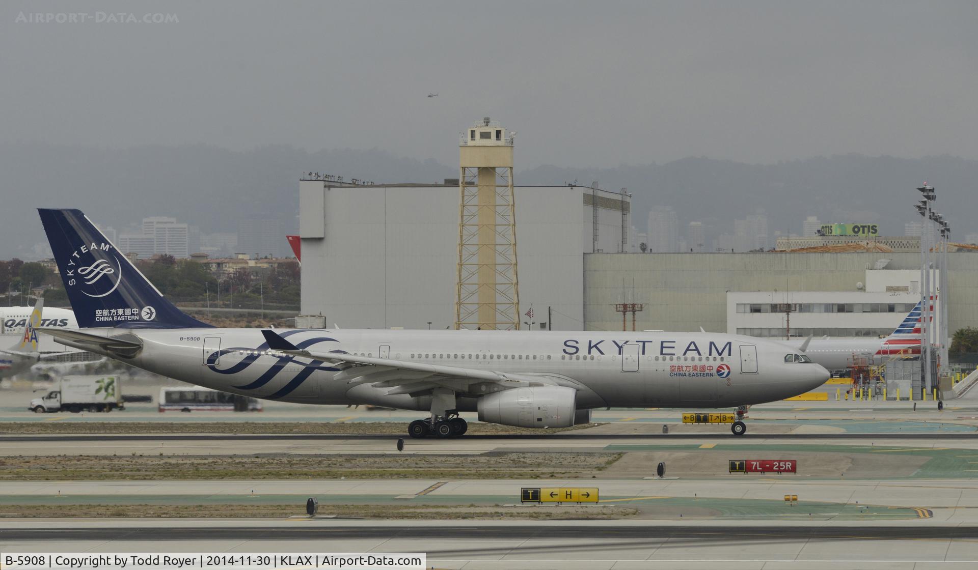 B-5908, 2012 Airbus A330-243 C/N 1372, Departing LAX on 7L