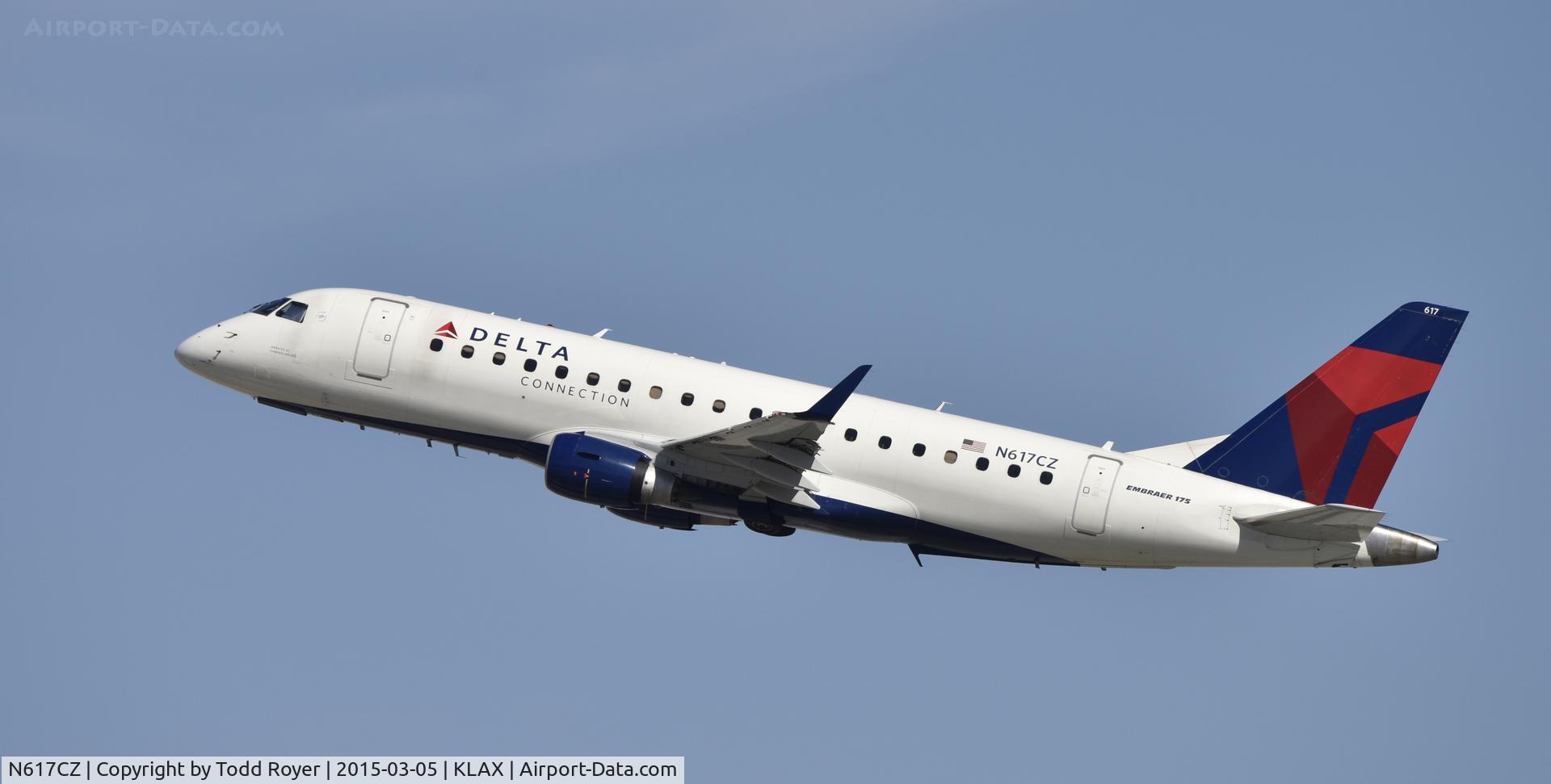 N617CZ, 2008 Embraer 175LR (ERJ-170-200LR) C/N 17000210, Departing LAX
