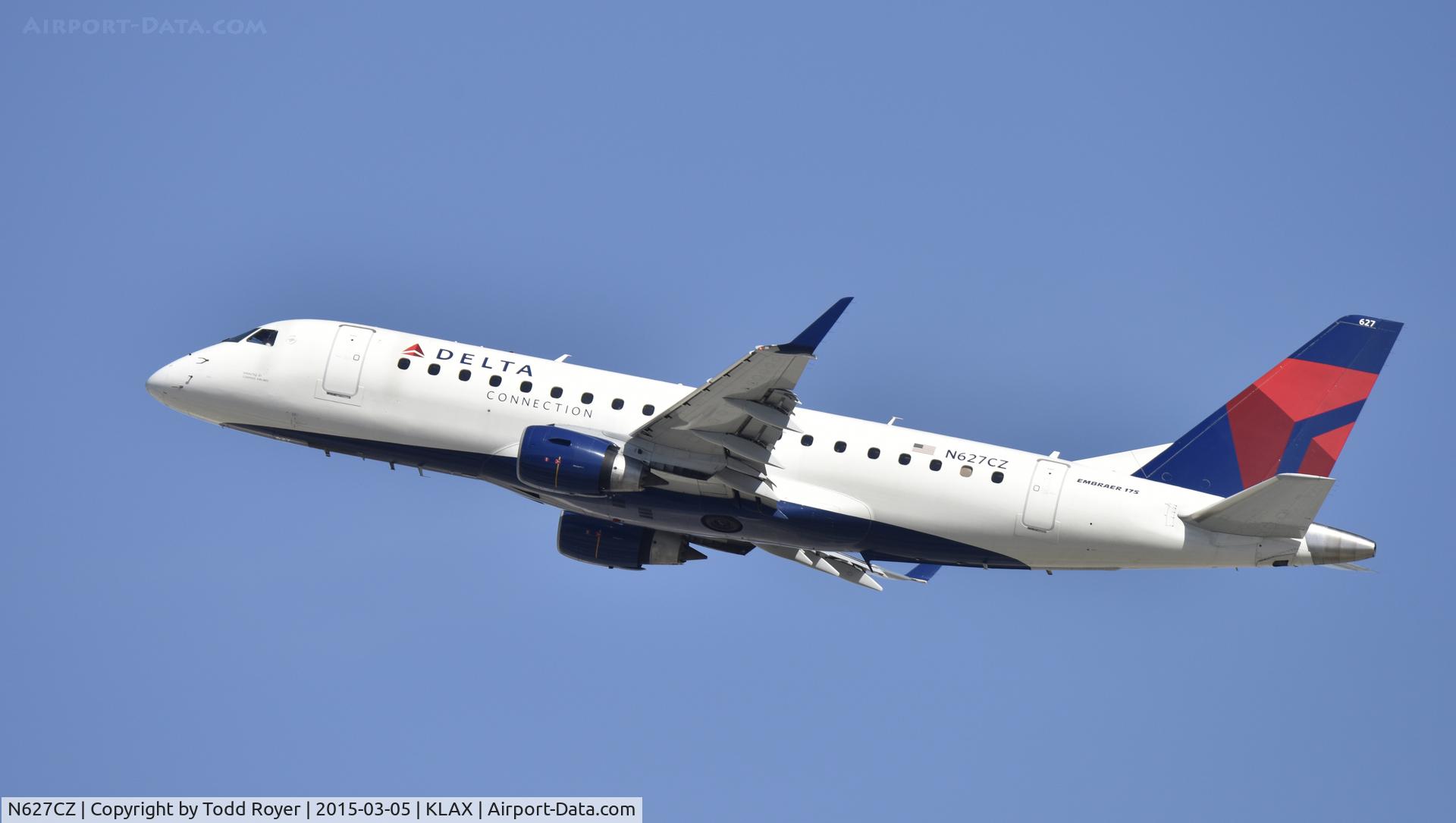 N627CZ, 2008 Embraer 175LR (ERJ-170-200LR) C/N 17000229, Departing LAX