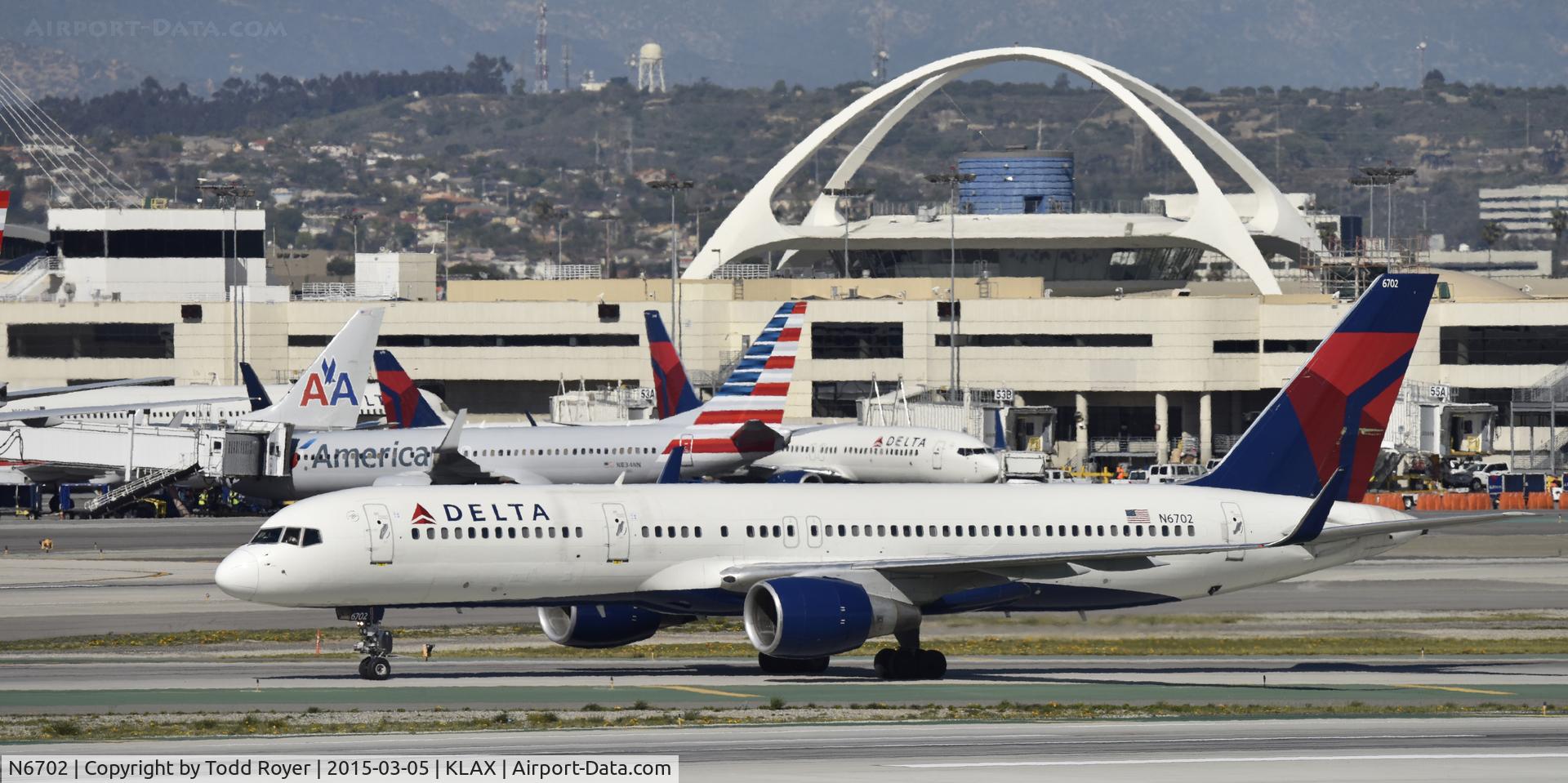 N6702, 1999 Boeing 757-232 C/N 30188, Taxiing to gate at LAX