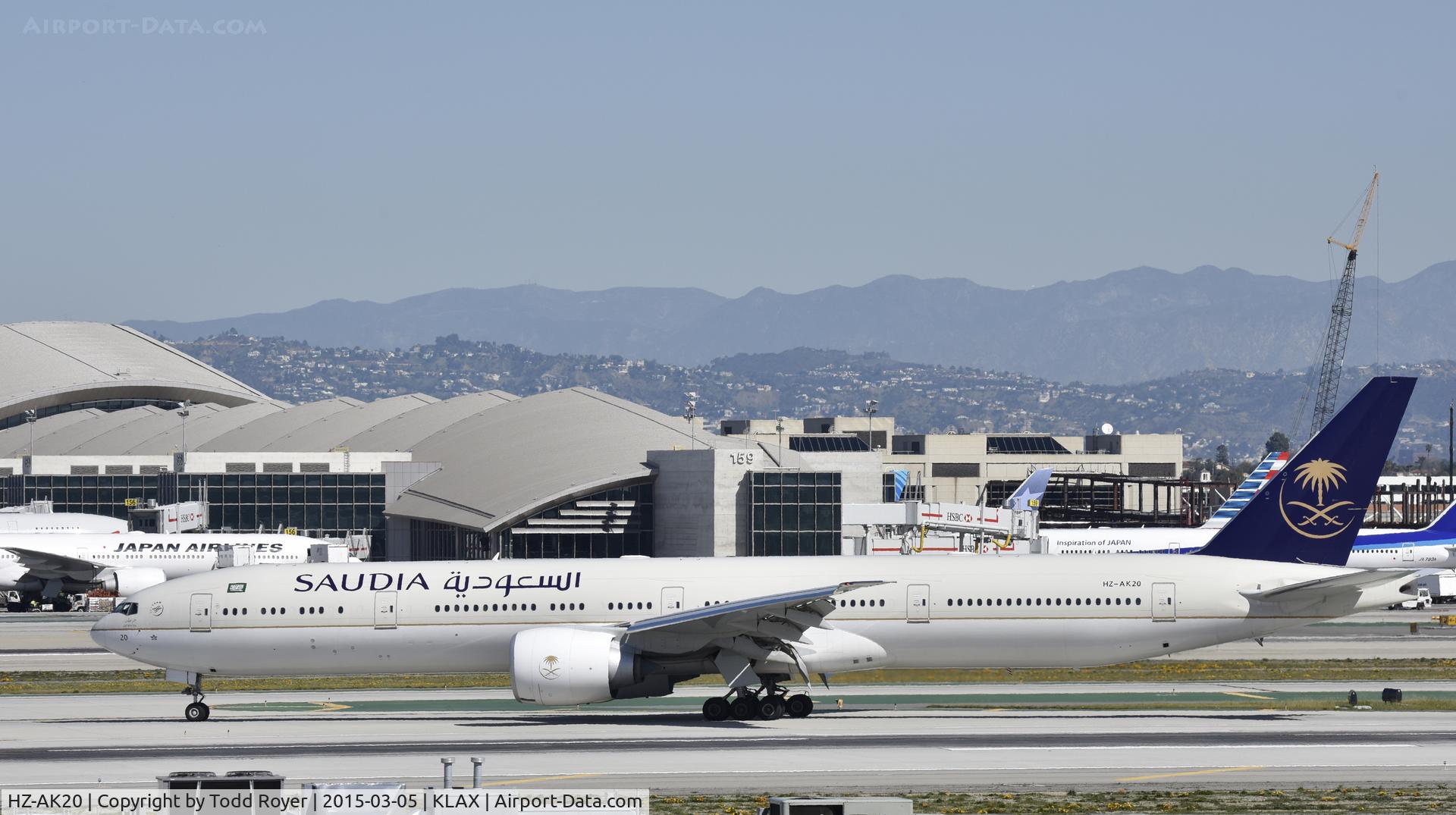 HZ-AK20, 2013 Boeing 777-368/ER C/N 41058, Taxiing to gate at LAX