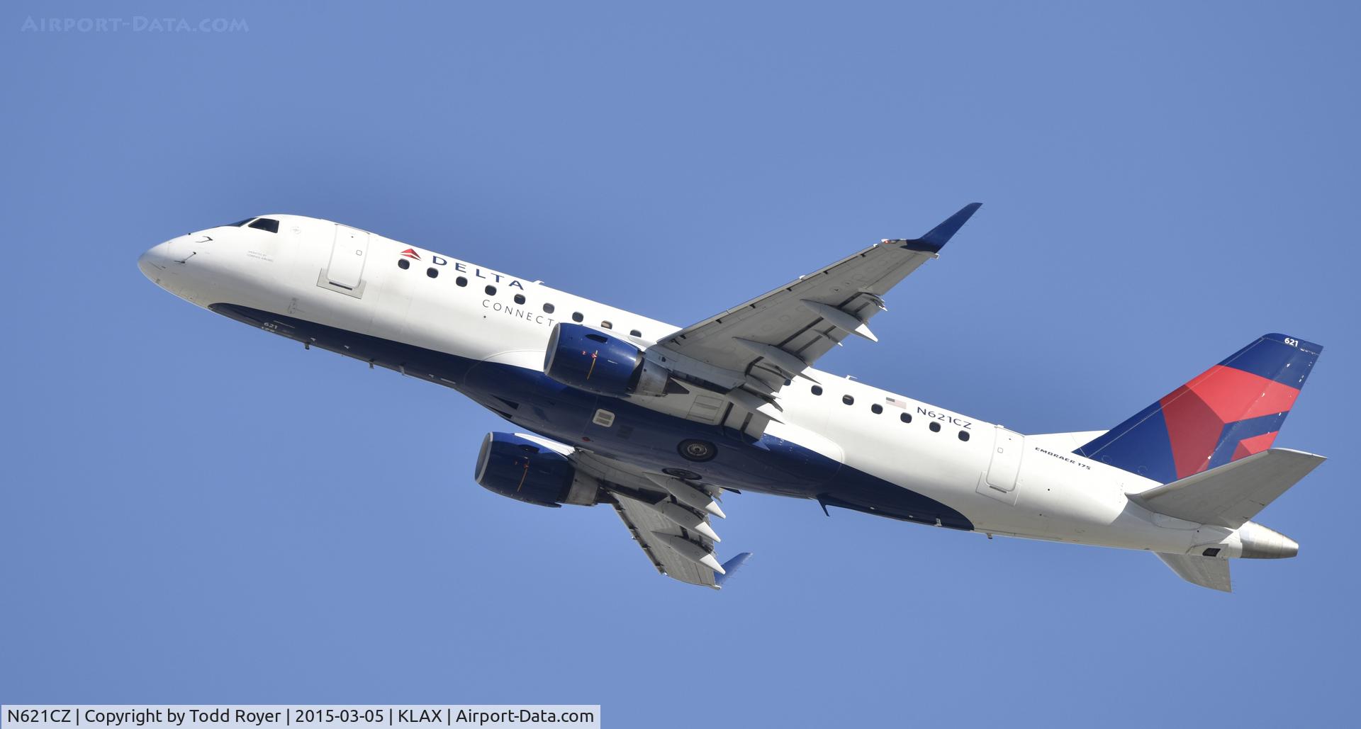 N621CZ, 2008 Embraer 175LR (ERJ-170-200LR) C/N 17000218, Departing LAX