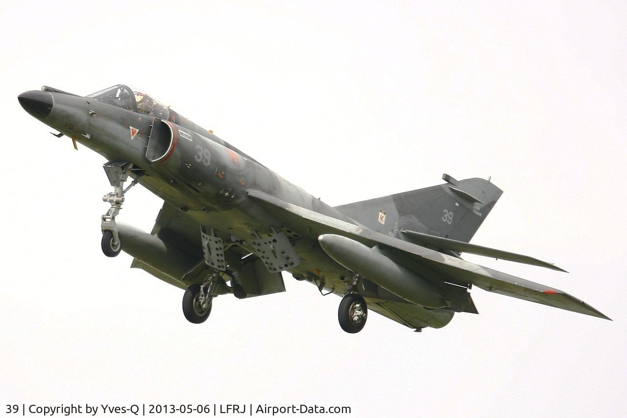 39, Dassault Super Etendard C/N 39, French Naval Aviation Dassault Super Etendard M (SEM), Short approach Rwy 26, Landivisiau Naval Air Base (LFRJ)