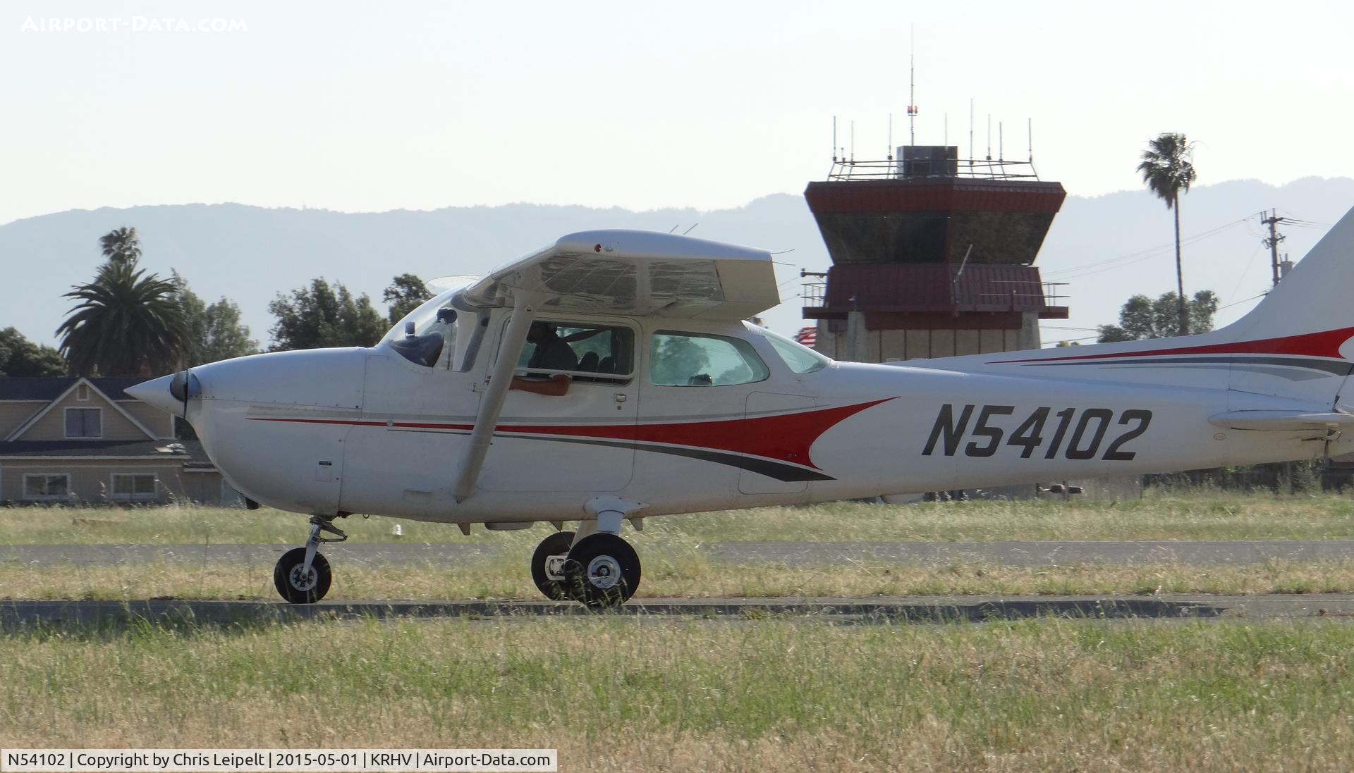 N54102, 1981 Cessna 172P C/N 17274875, A local 1981 Cessna 172P taxing down Y for more patterns at Reid Hillview.
